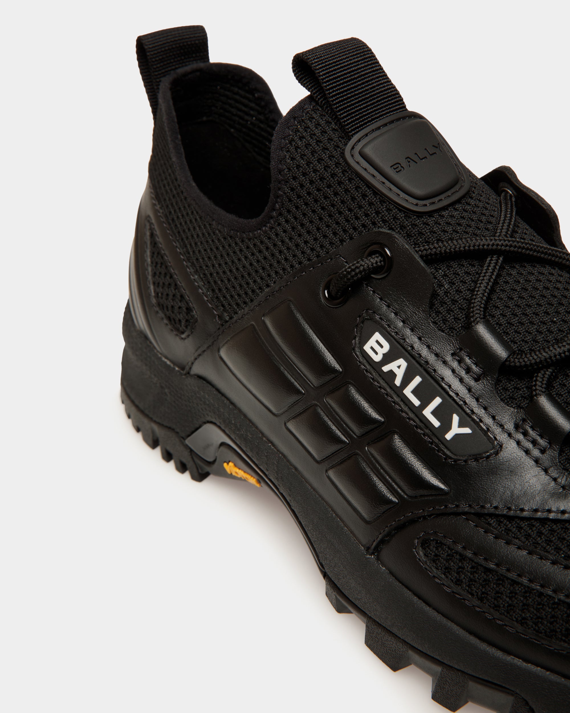 Zapatilla Faster De Punto Negro - Hombre - Bally - 05