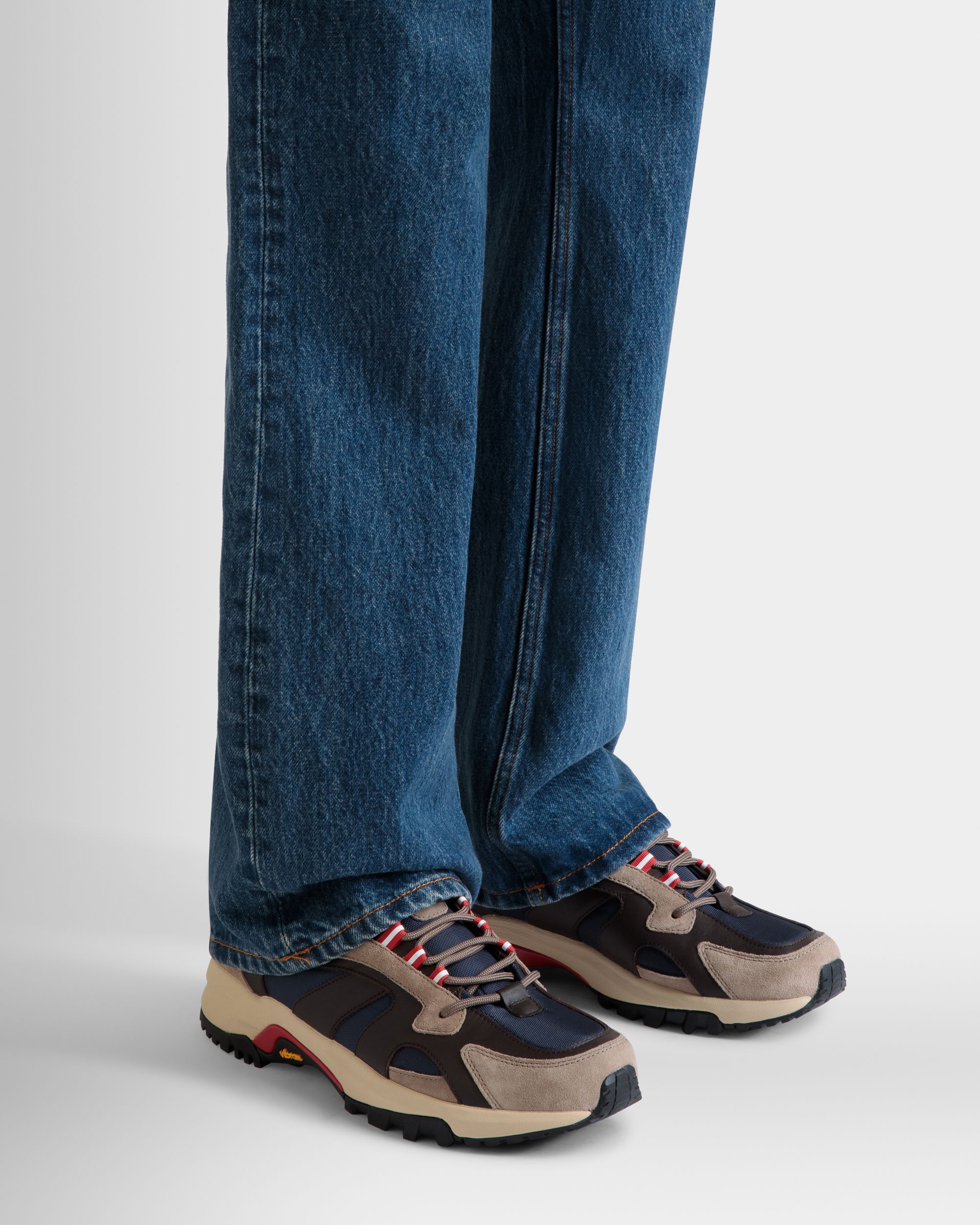 Zapatilla Faster De Piel Y Nailon Topo Y Ébano - Hombre - Bally - 02