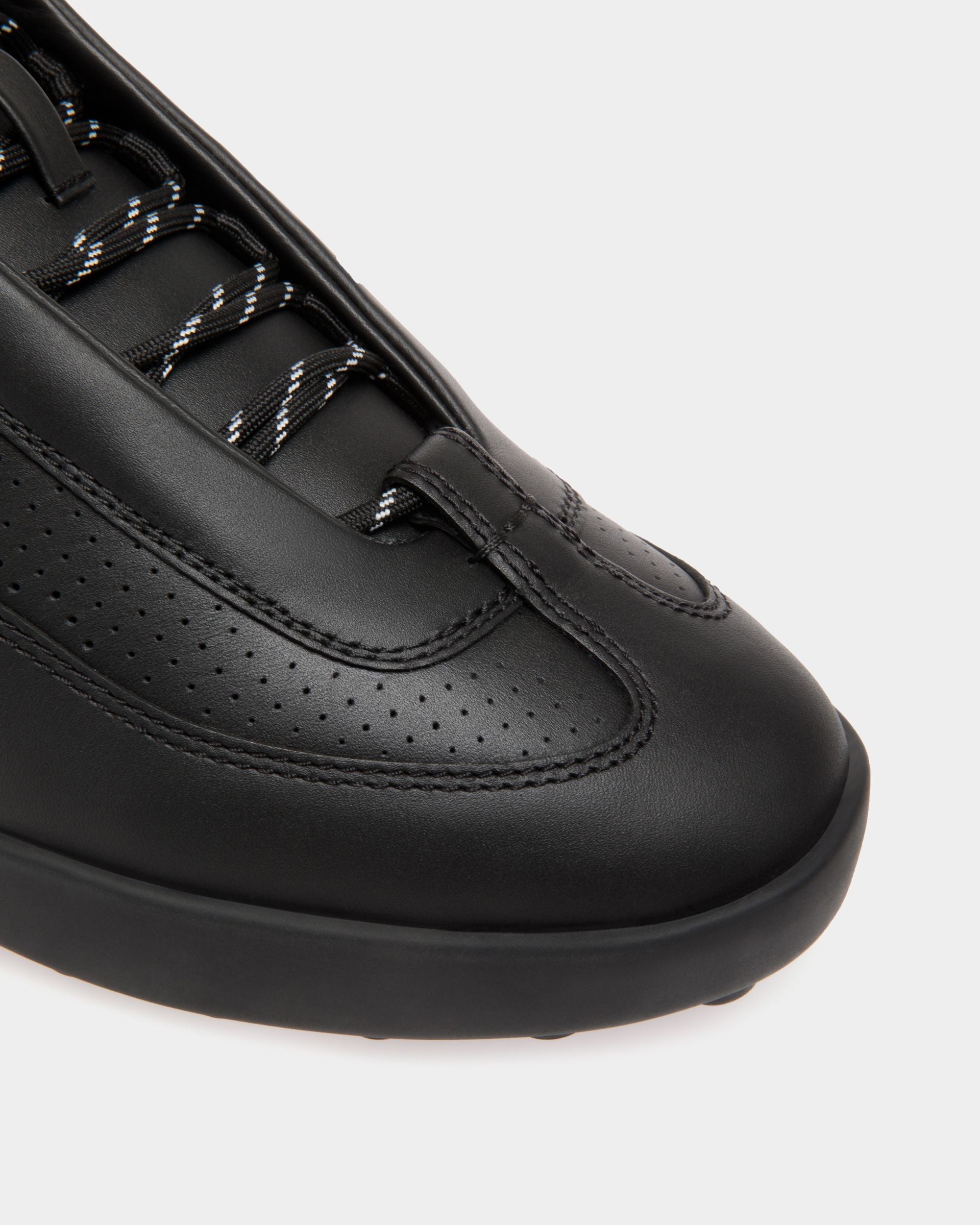Manto Runner Sneaker in Black Leather - Men's - Bally - 05