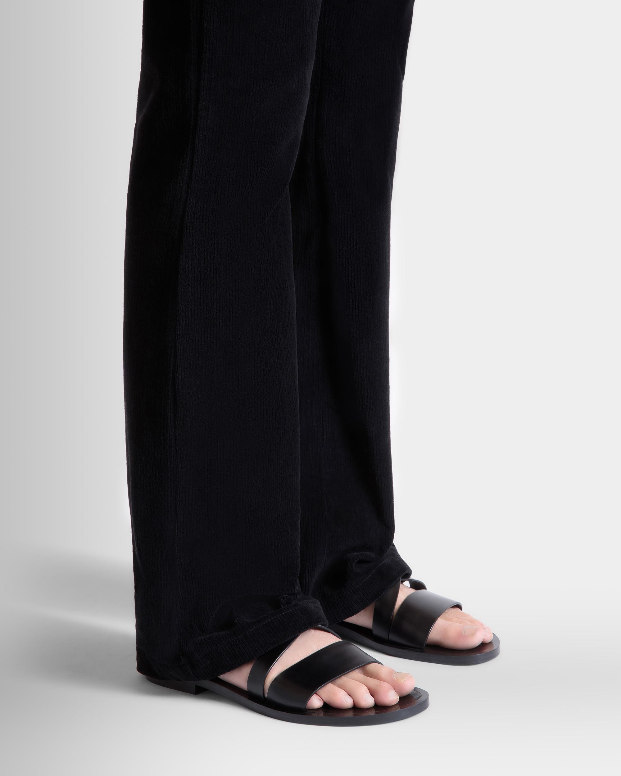 Sandalia Salis De Piel Negra - Hombre - Bally - 02