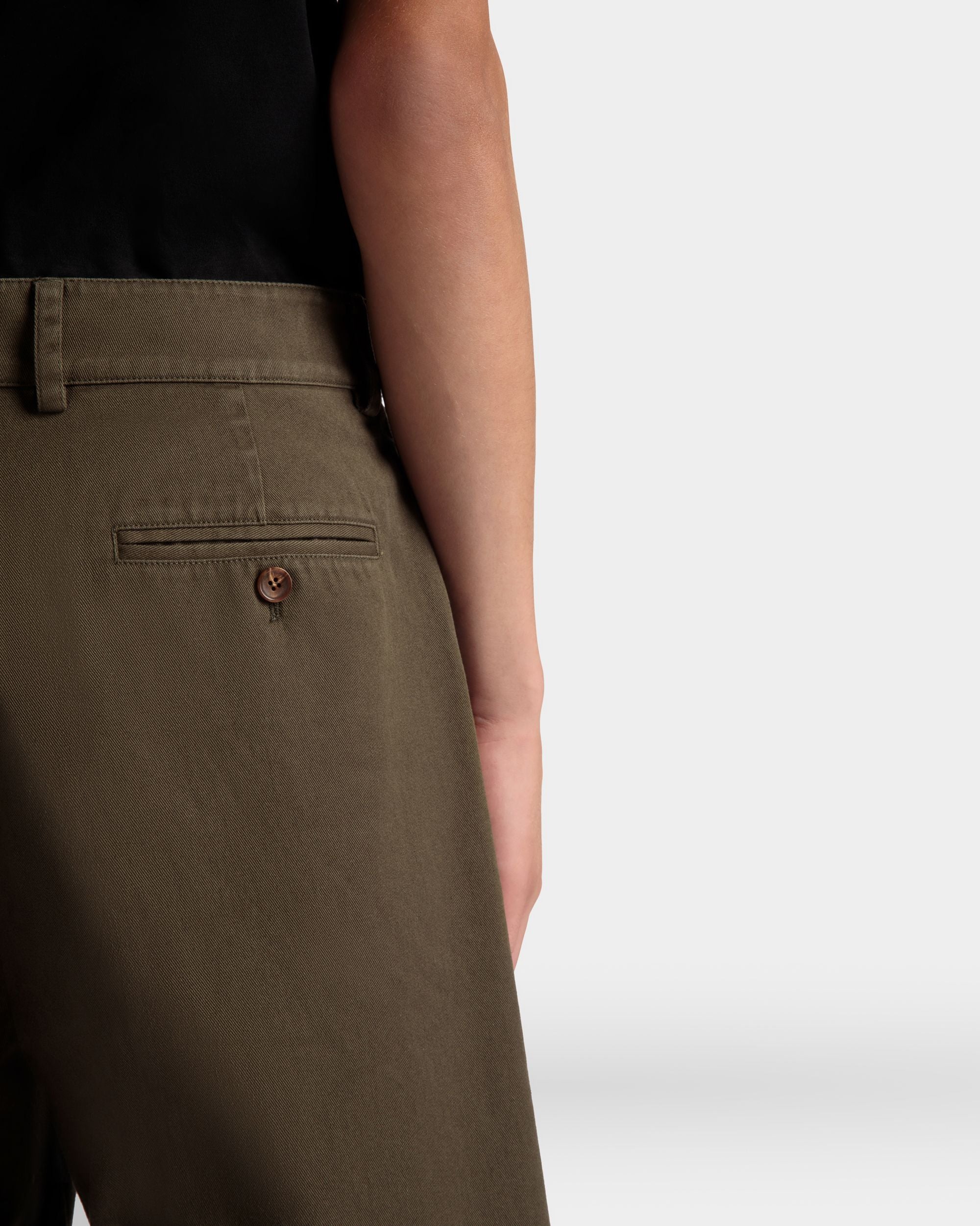 Adrien Brody Travel Collection Shorts In Military Green Cotton - Men's - Bally - 04