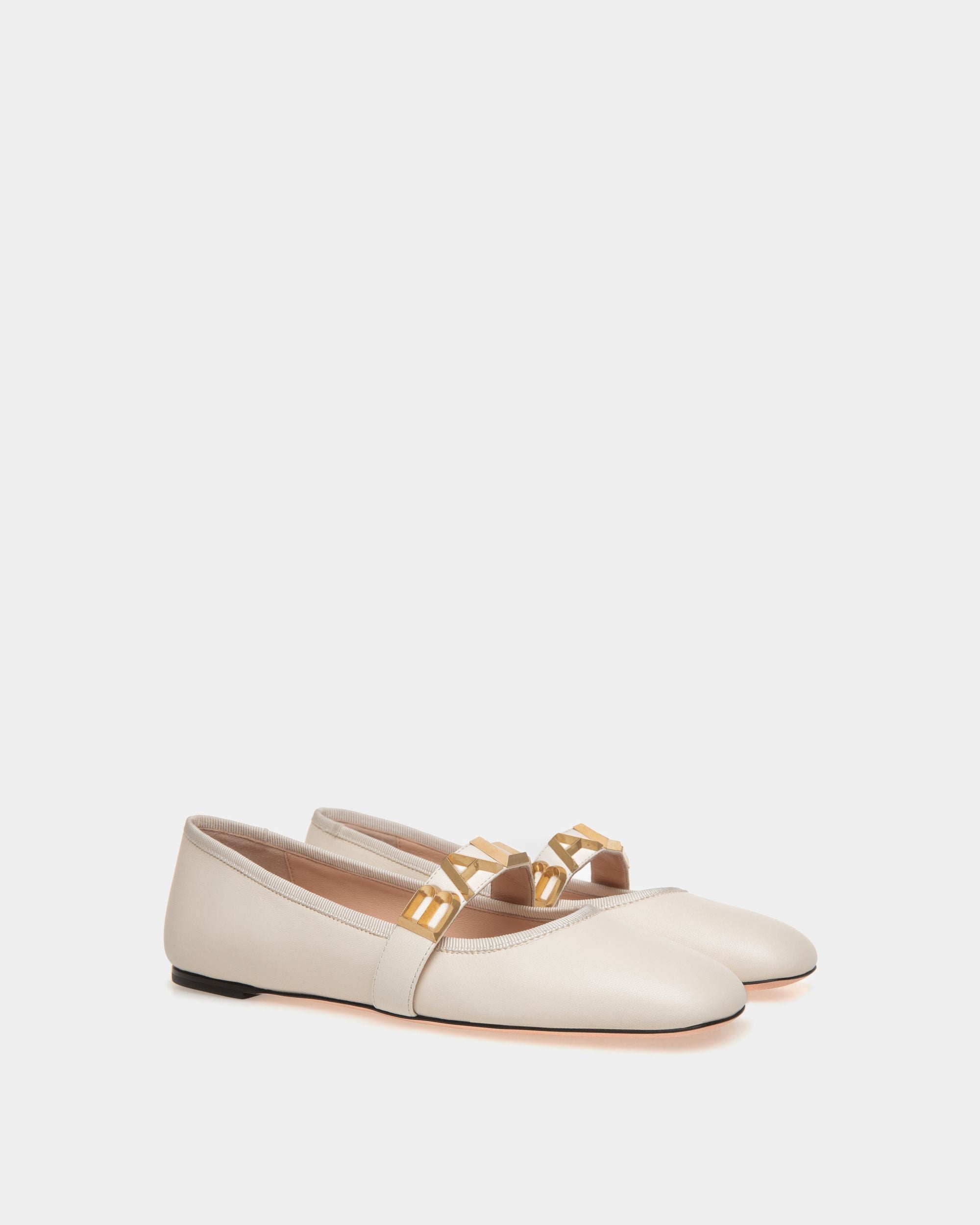 Zapato Plano Ballyrina De Piel Blanca - Mujer - Bally - 02
