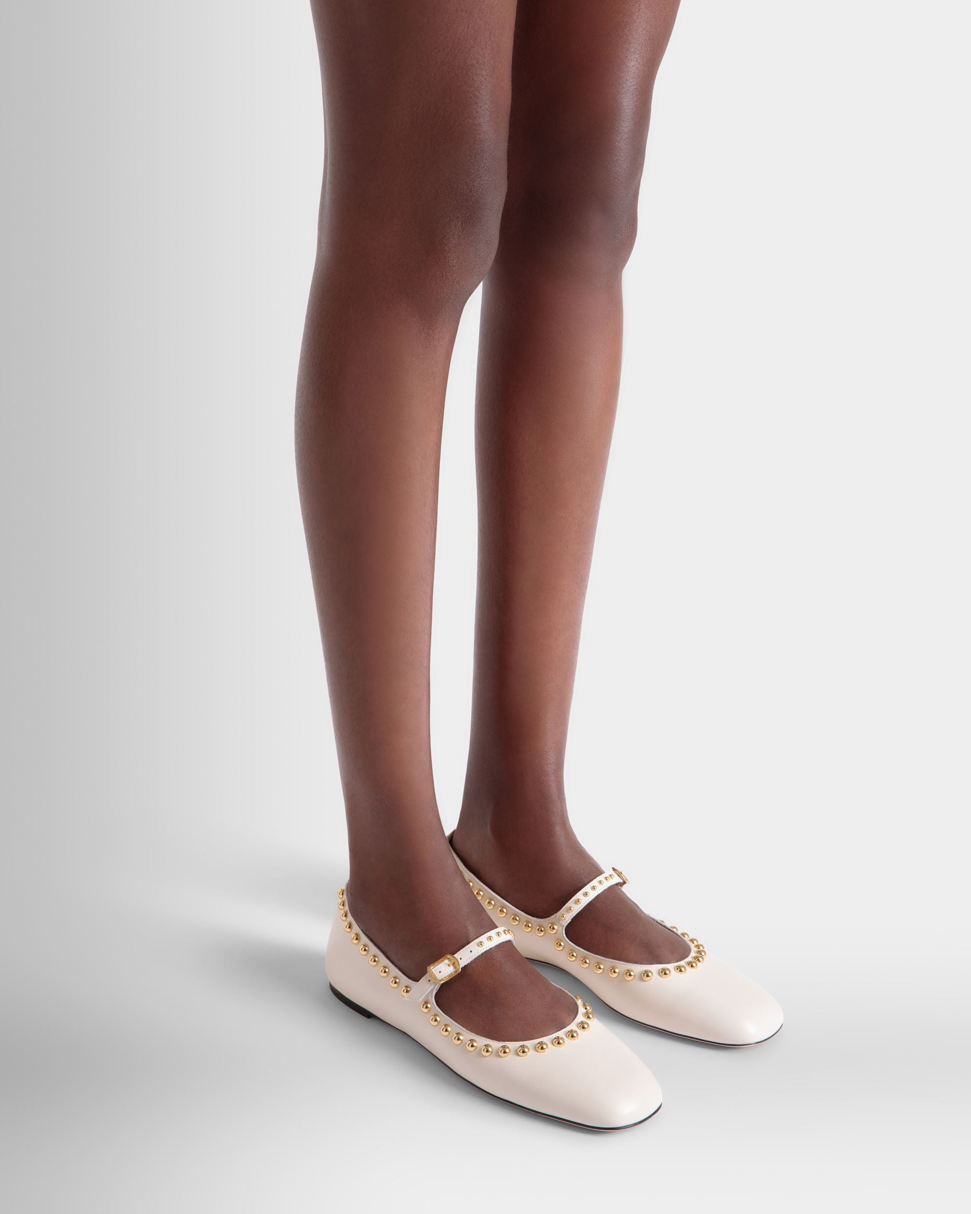 Zapato Plano Ballyrina De Piel Marfil - Mujer - Bally - 02
