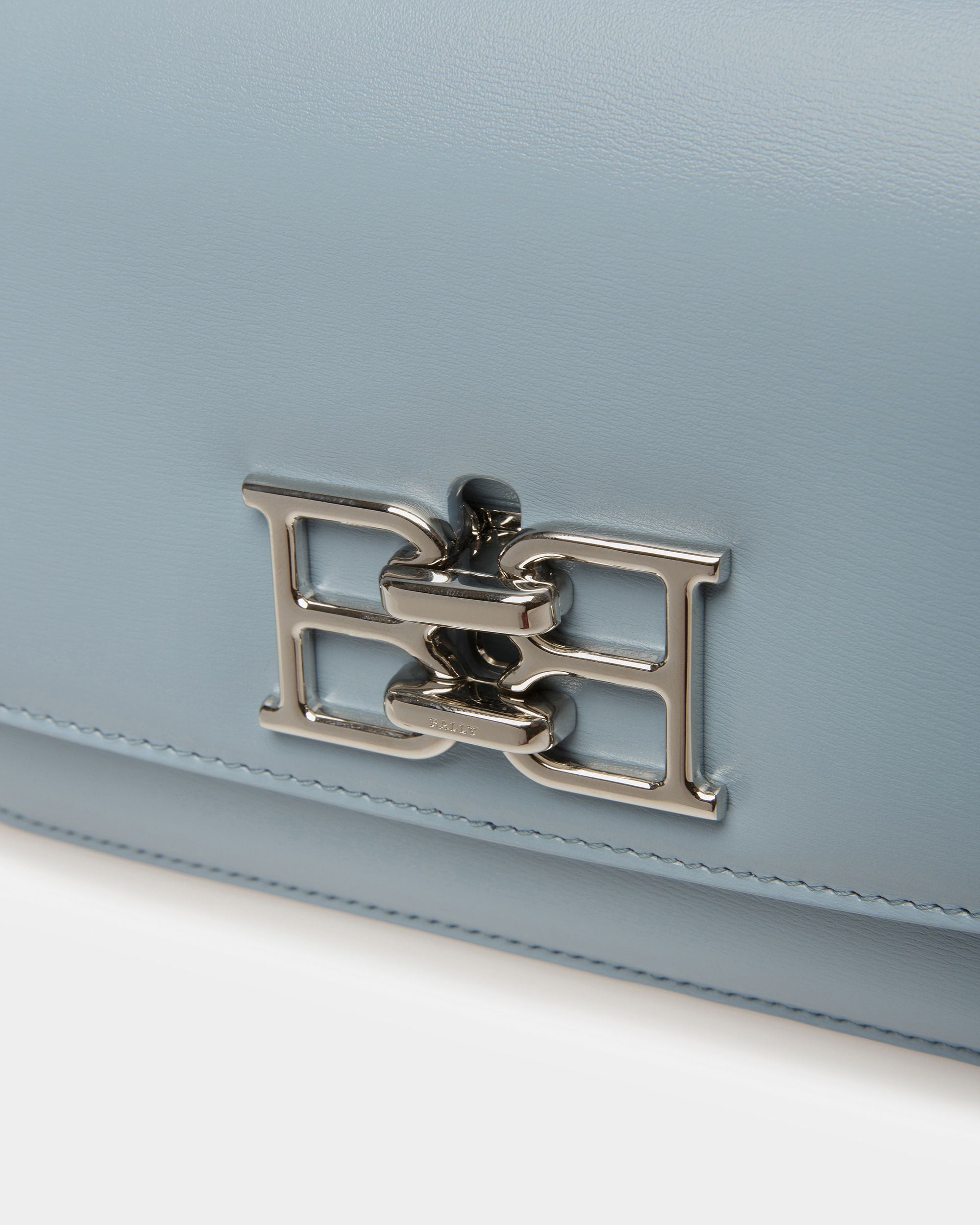 Brodye Bolso Bandolera De Piel En Azul Claro - Mujer - Bally - 04