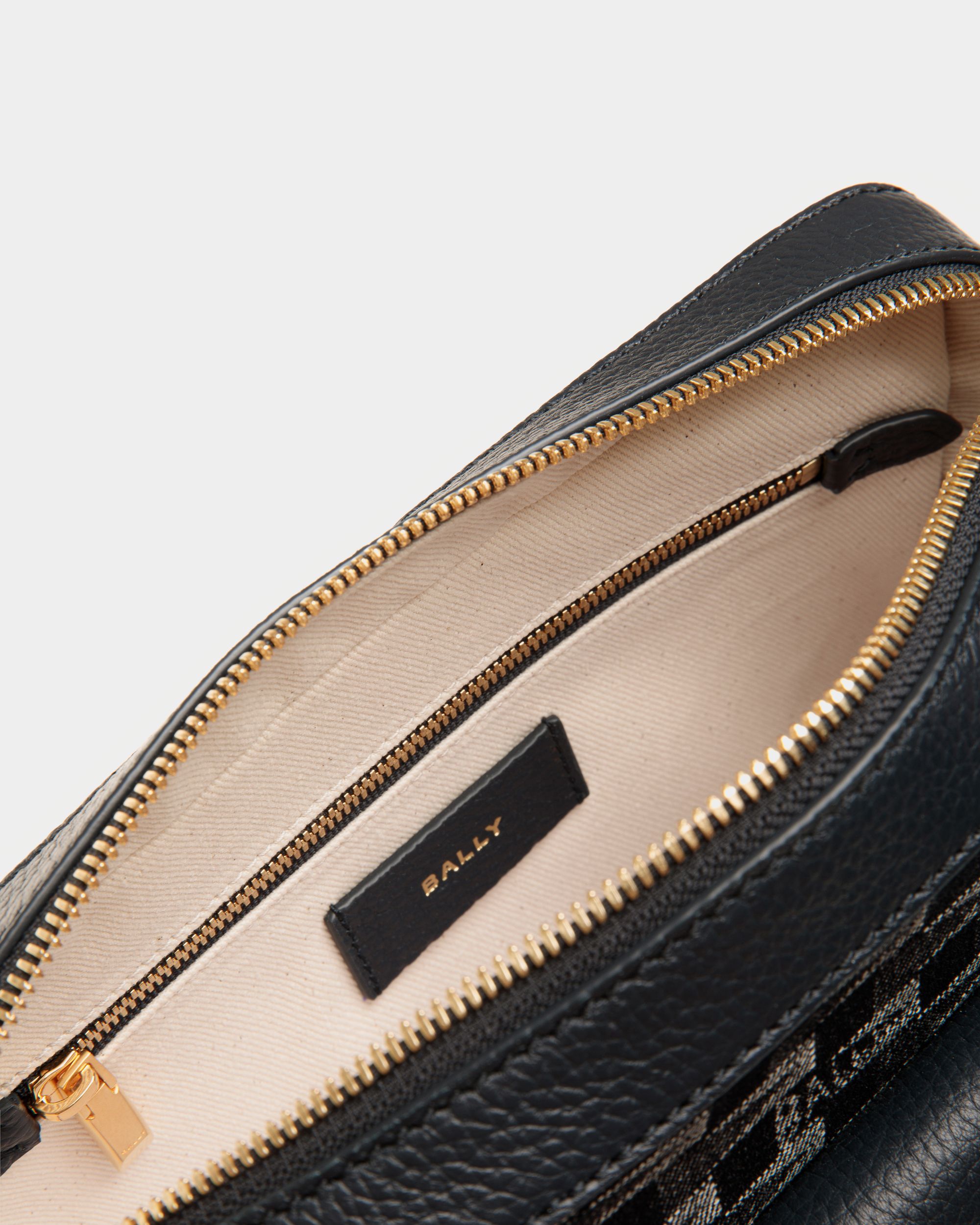 Bar Crossbody Bag in Blue Pennant Motif Denim - Mujer - Bally - 04