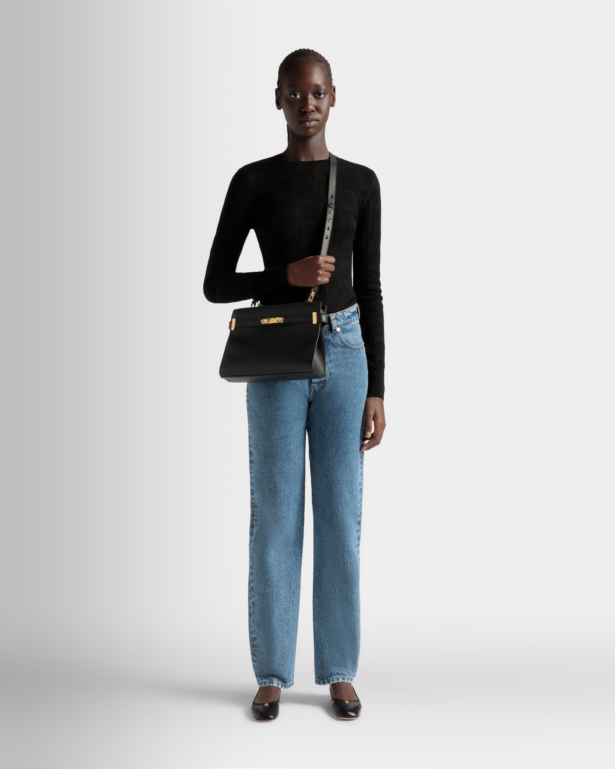 Bolso De Hombro Carriage De Piel Granulada Negra - Mujer - Bally - 02