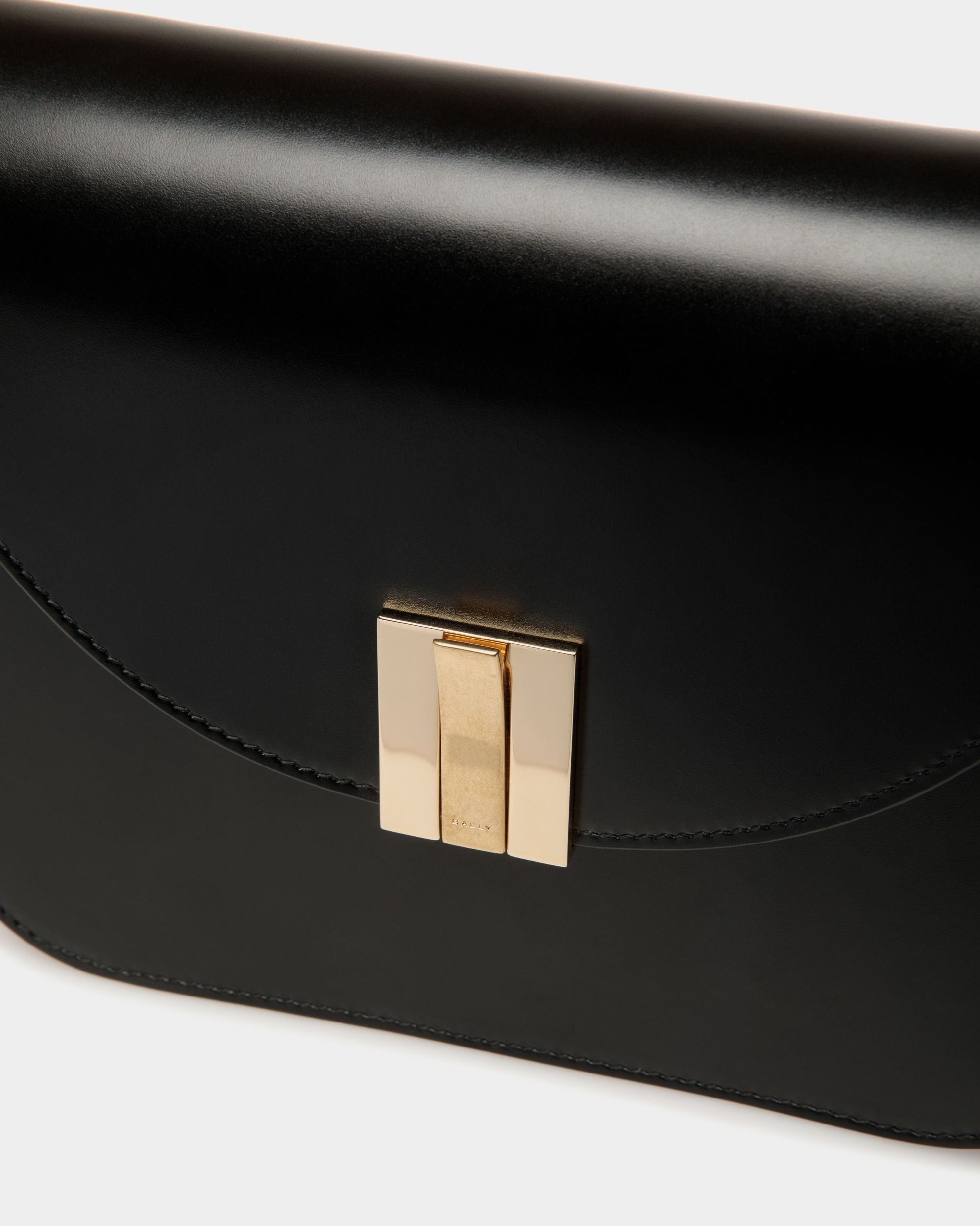 Ollam Crossbody Bag in Black Leather - Mujer - Bally - 06