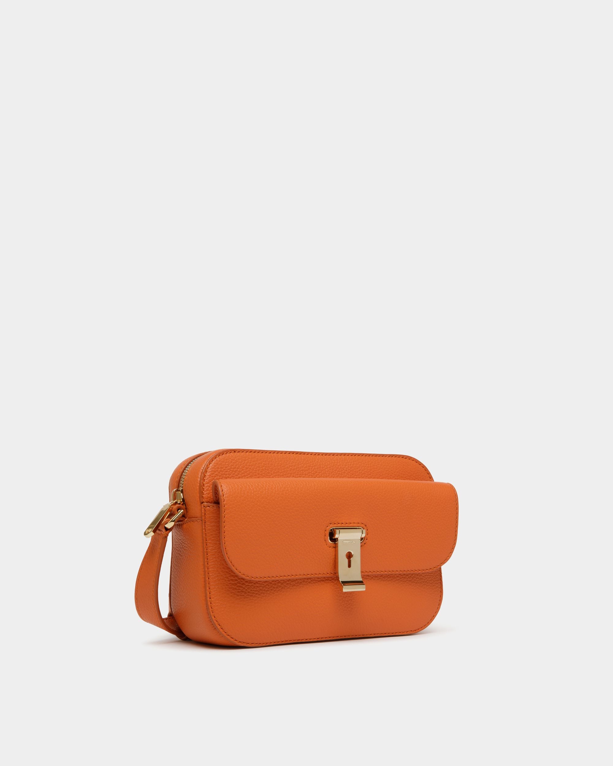Bandolera Pequeña Lock Me De Piel Granulada Koi Orange - Mujer - Bally - 03