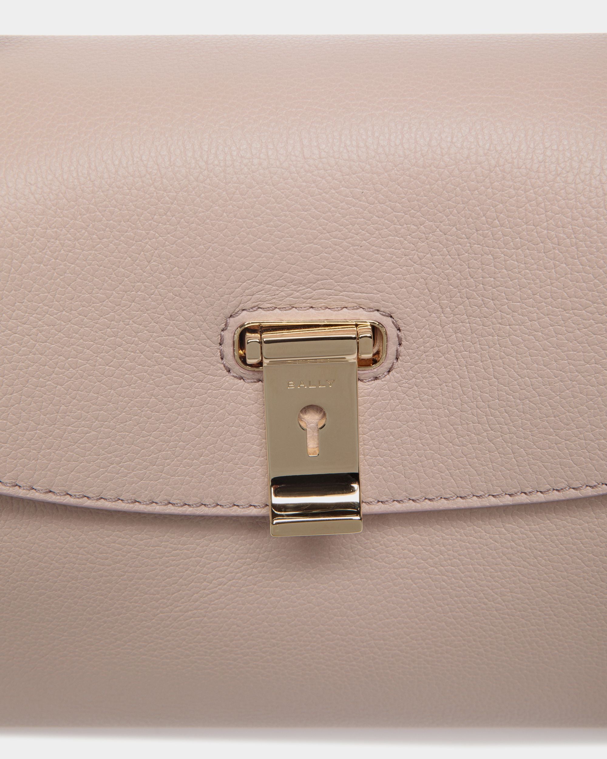 Bolso Pequeño Con Asa Superior Lock Me De Piel Granulada Light Beige - Mujer - Bally - 05