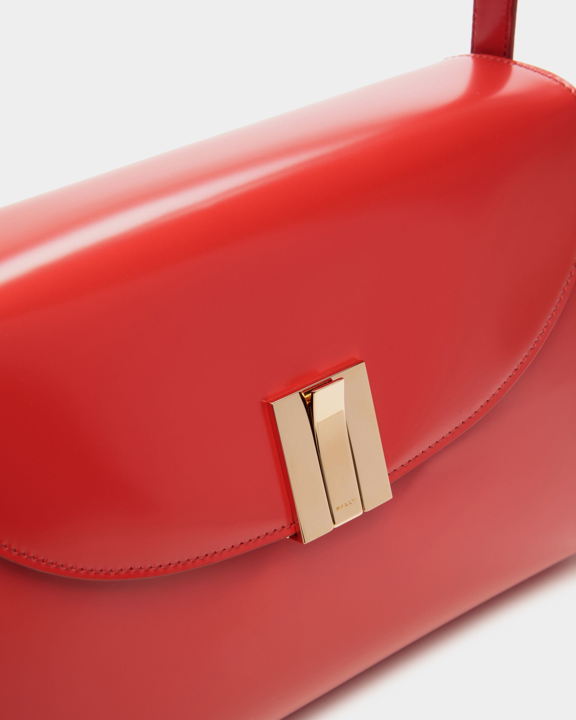 Bolso De Hombro Ollam De Piel Cepillada Candy Red - Mujer - Bally - 06