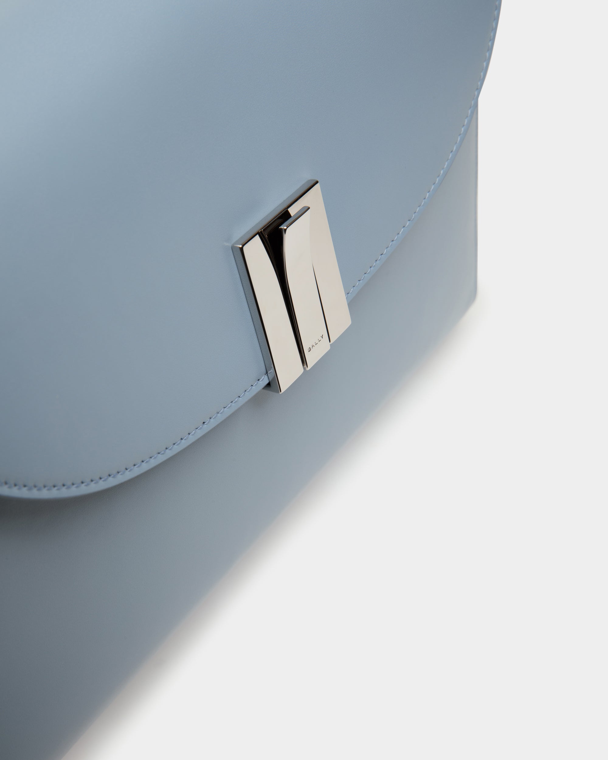 Bolso De Hombro Ollam De Piel Light Blue - Mujer - Bally - 05