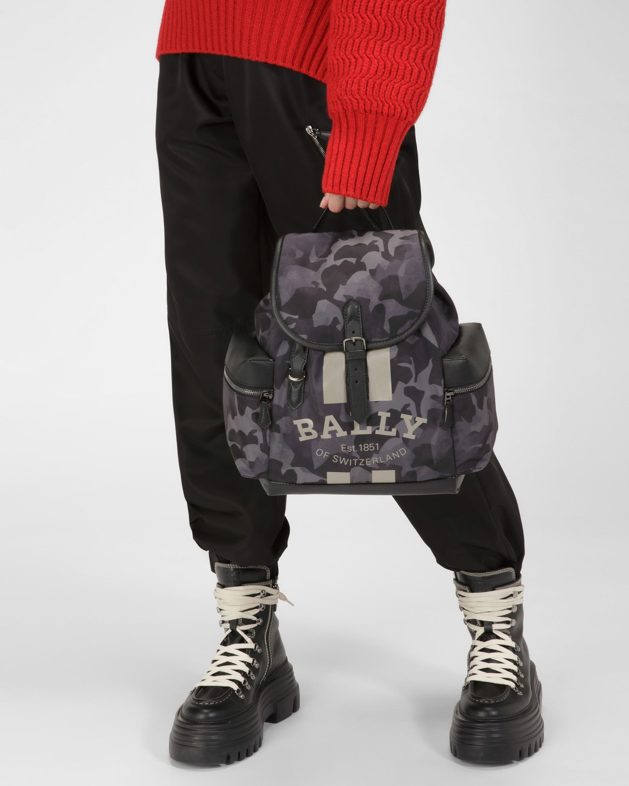 Cliford Mochila En Nailon Reciclado De Color Negro - Mujer - Bally - 02