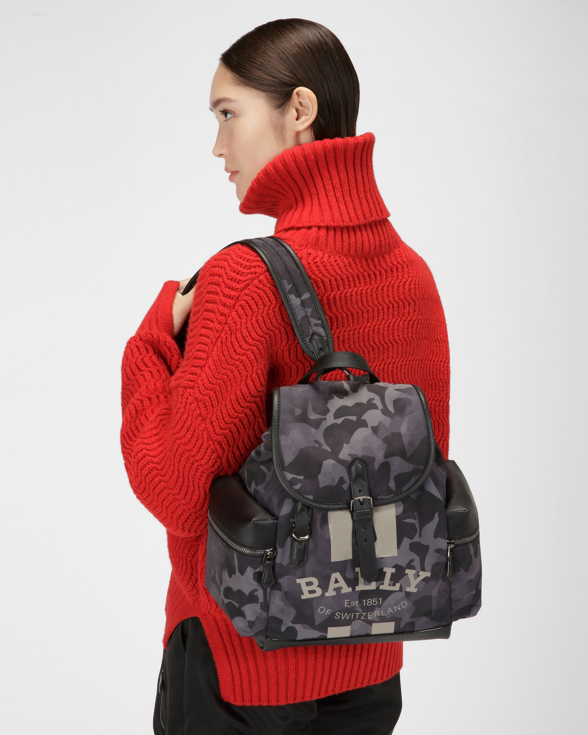 Cliford Mochila En Nailon Reciclado De Color Negro - Mujer - Bally - 07