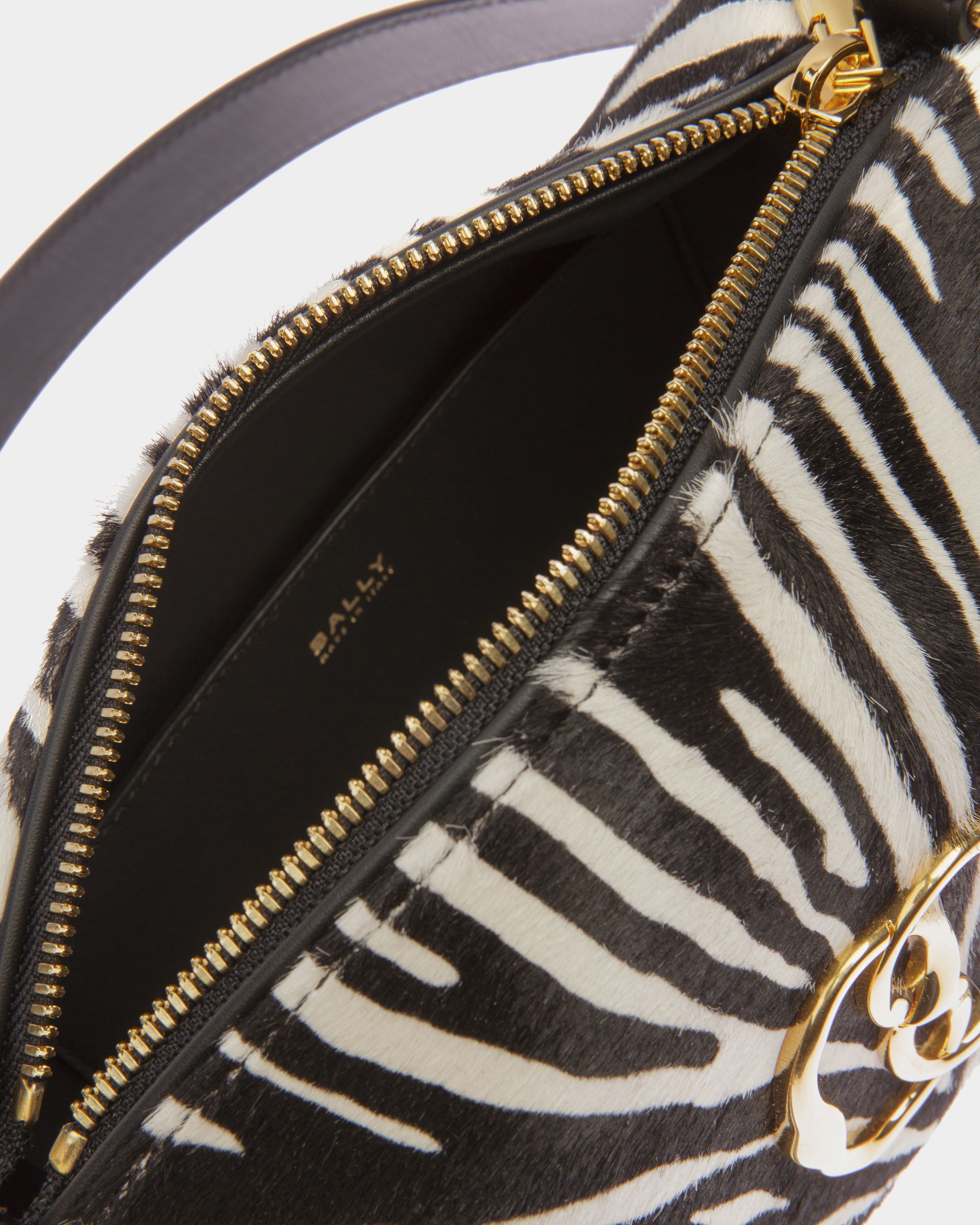 Minibolso Emblem De Piel De Becerro Con Pelo Blanca Y Negra - Mujer - Bally - 03