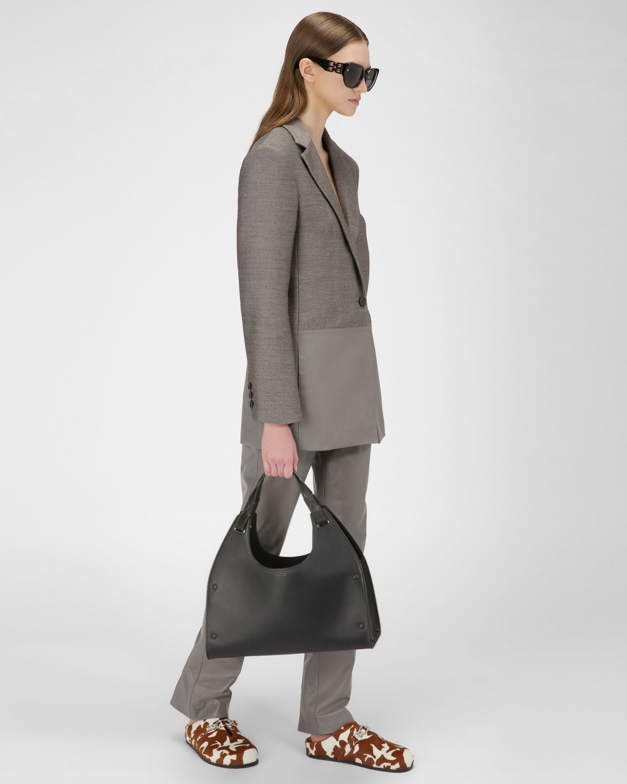 Ahres Leather Shoulder Bag In Black - Women's - Bally - 07