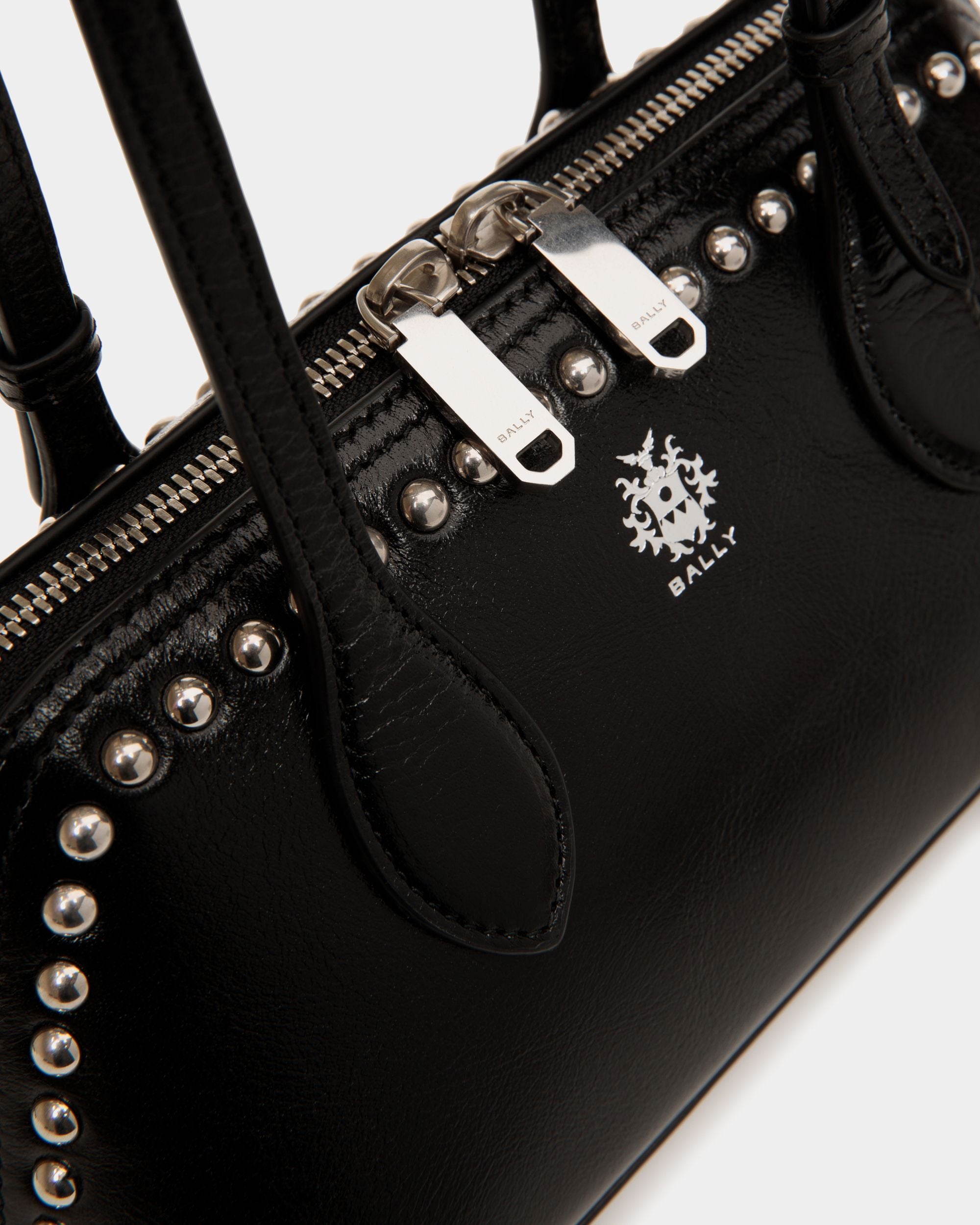 Minibolso Ray De Piel Negra Con Tachuelas - Mujer - Bally - 06