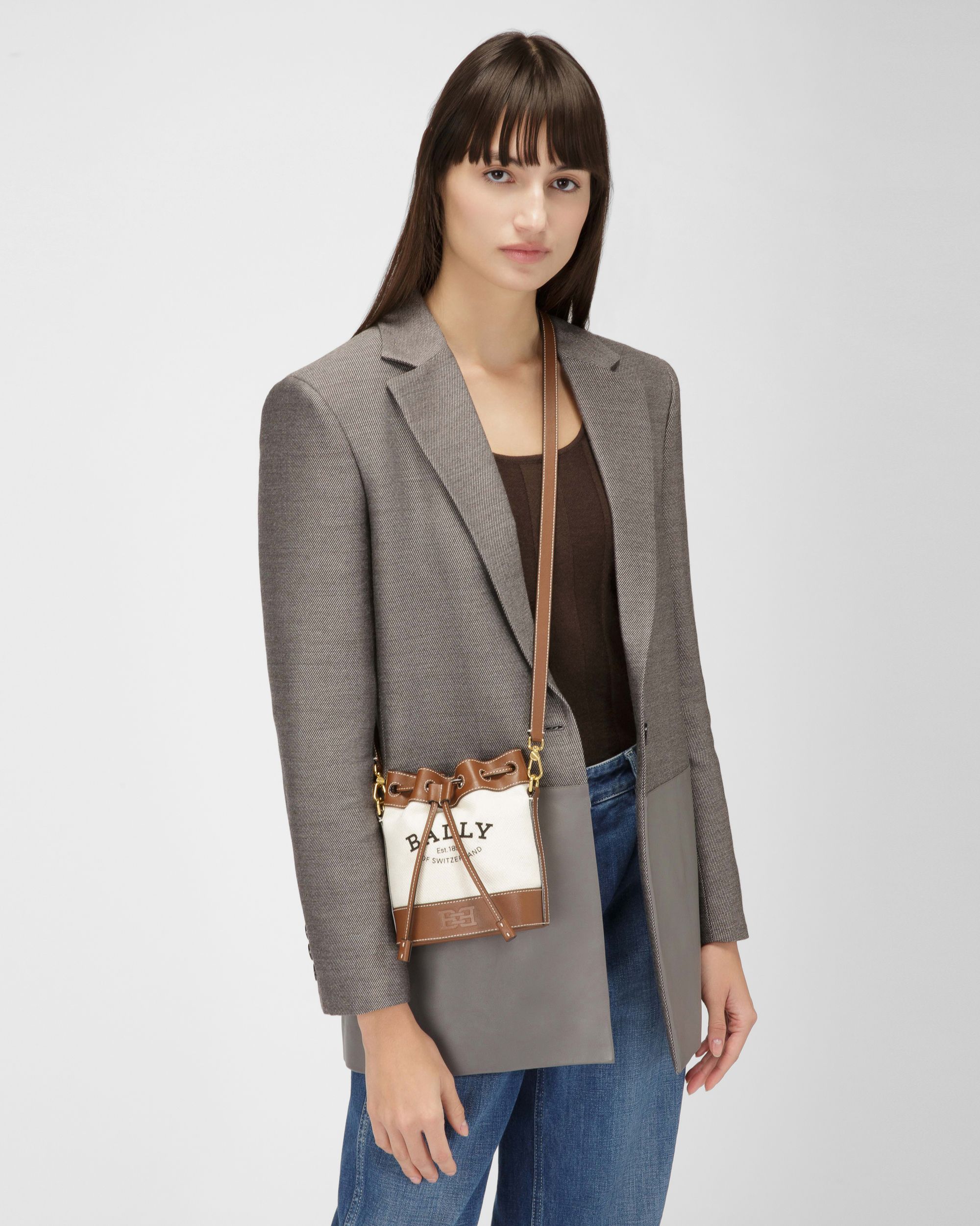 Cleoh Fabric Bucket Bag In Natural And Brown - Women's - Bally - 02