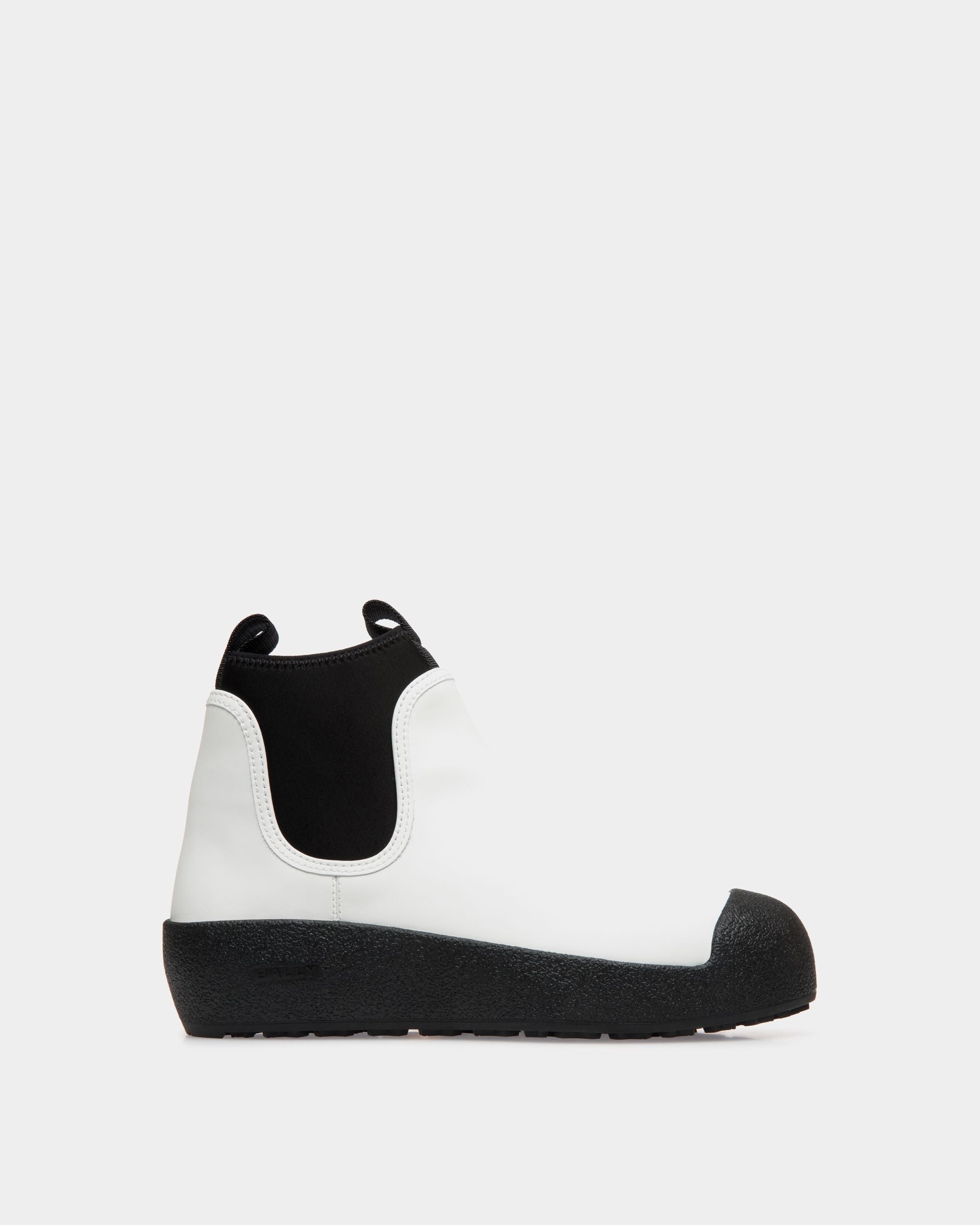 Bally Curling Booties In White Leather - Women's - Bally - 01