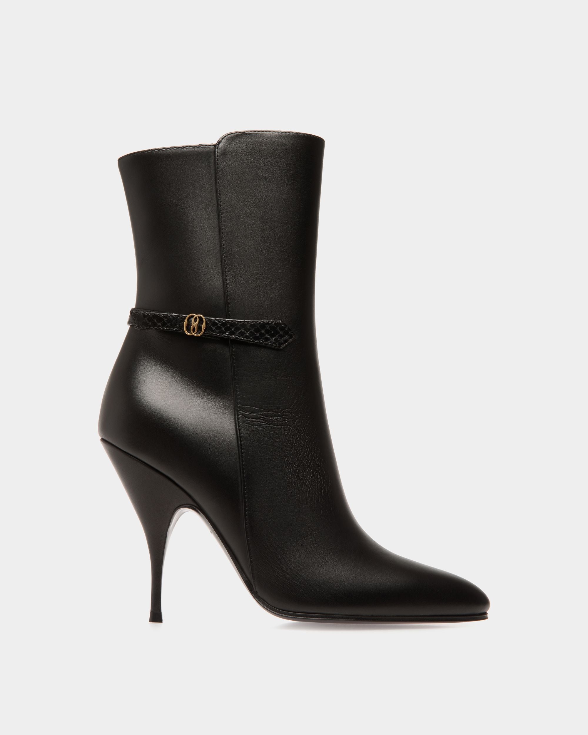 Yconic Booties In Black Leather - Mujer - Bally - 01