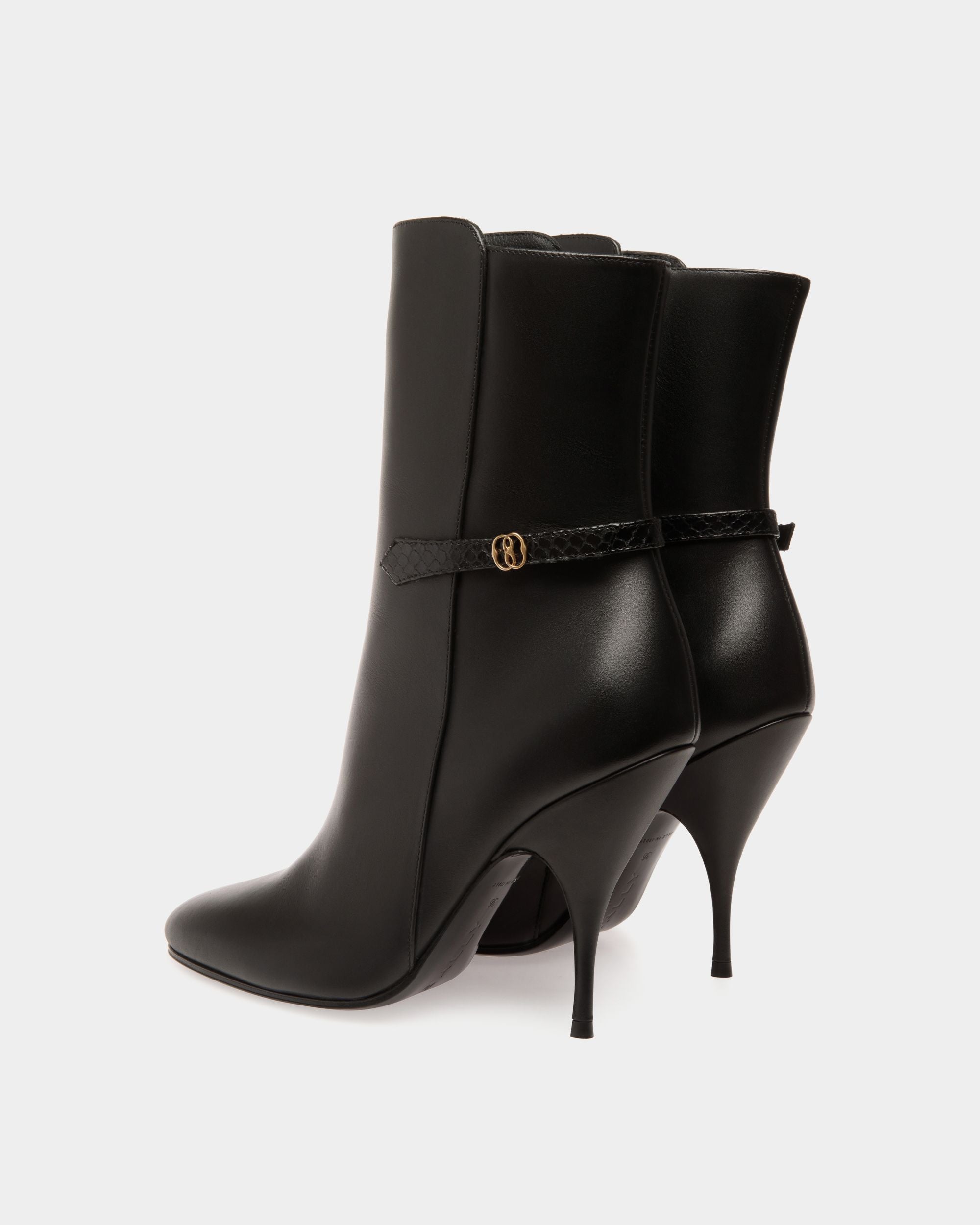 Yconic Booties In Black Leather - Mujer - Bally - 03