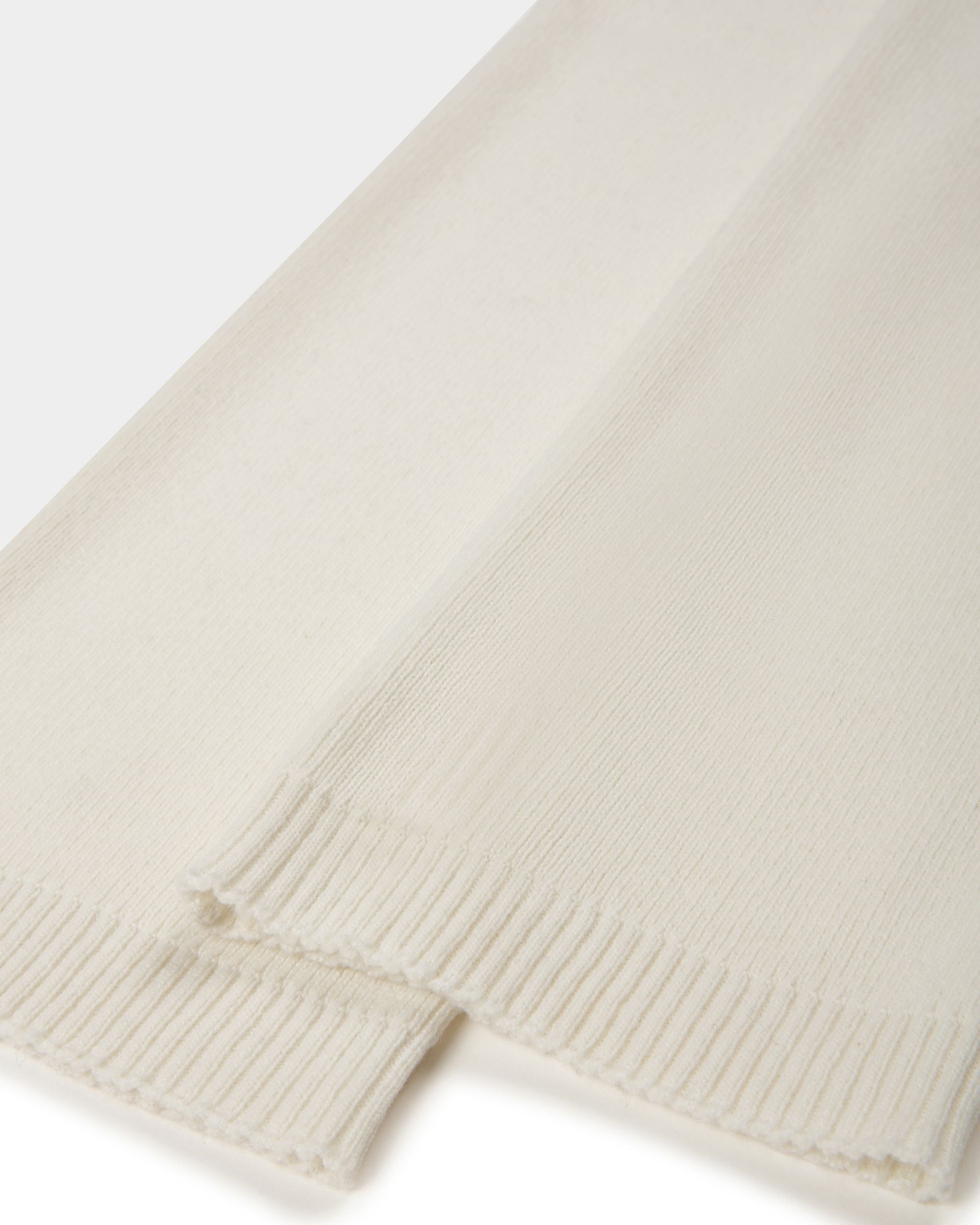 Curling Collection Rv Socks In Beige Cashmere - Women's - Bally - 02