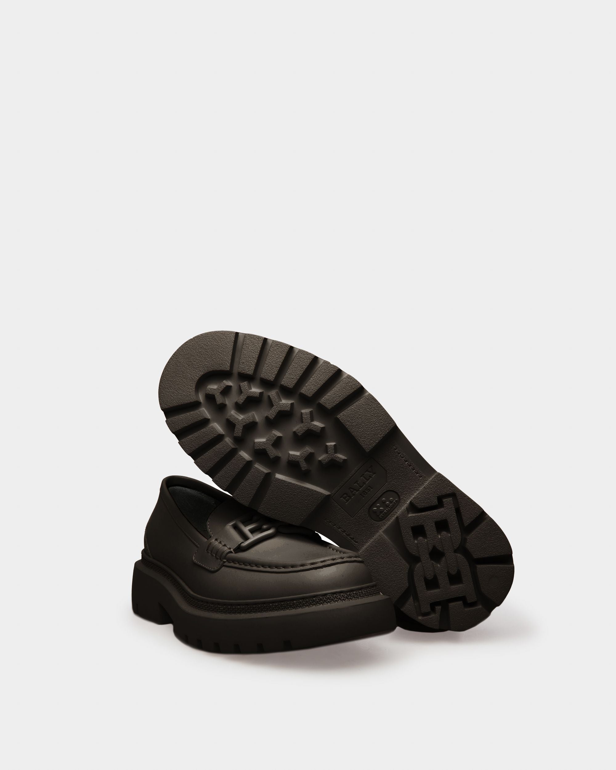 Gioia Flat Mocasín En Piel De Color Negro - Mujer - Bally - 04