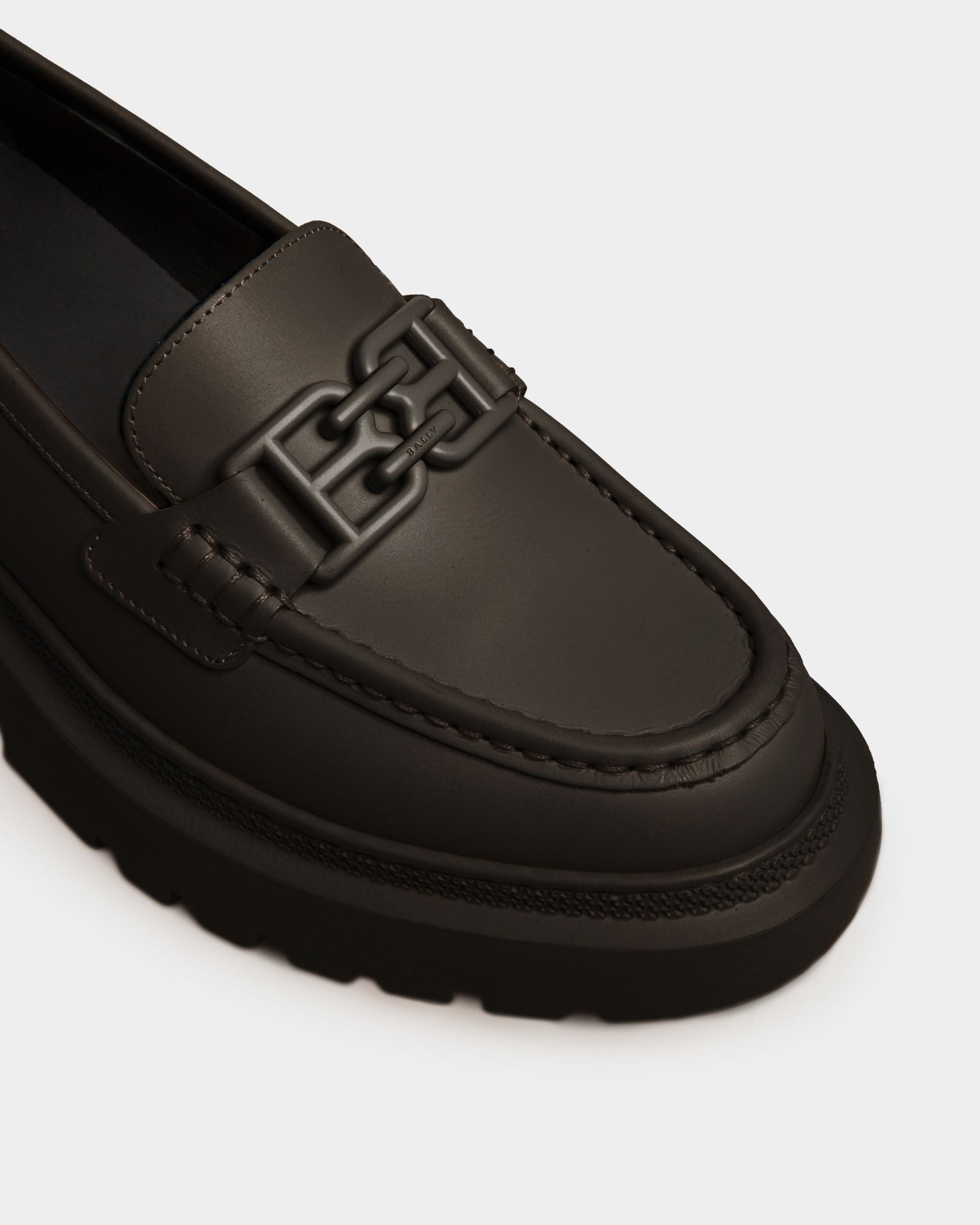 Gioia Flat Mocasín En Piel De Color Negro - Mujer - Bally - 05