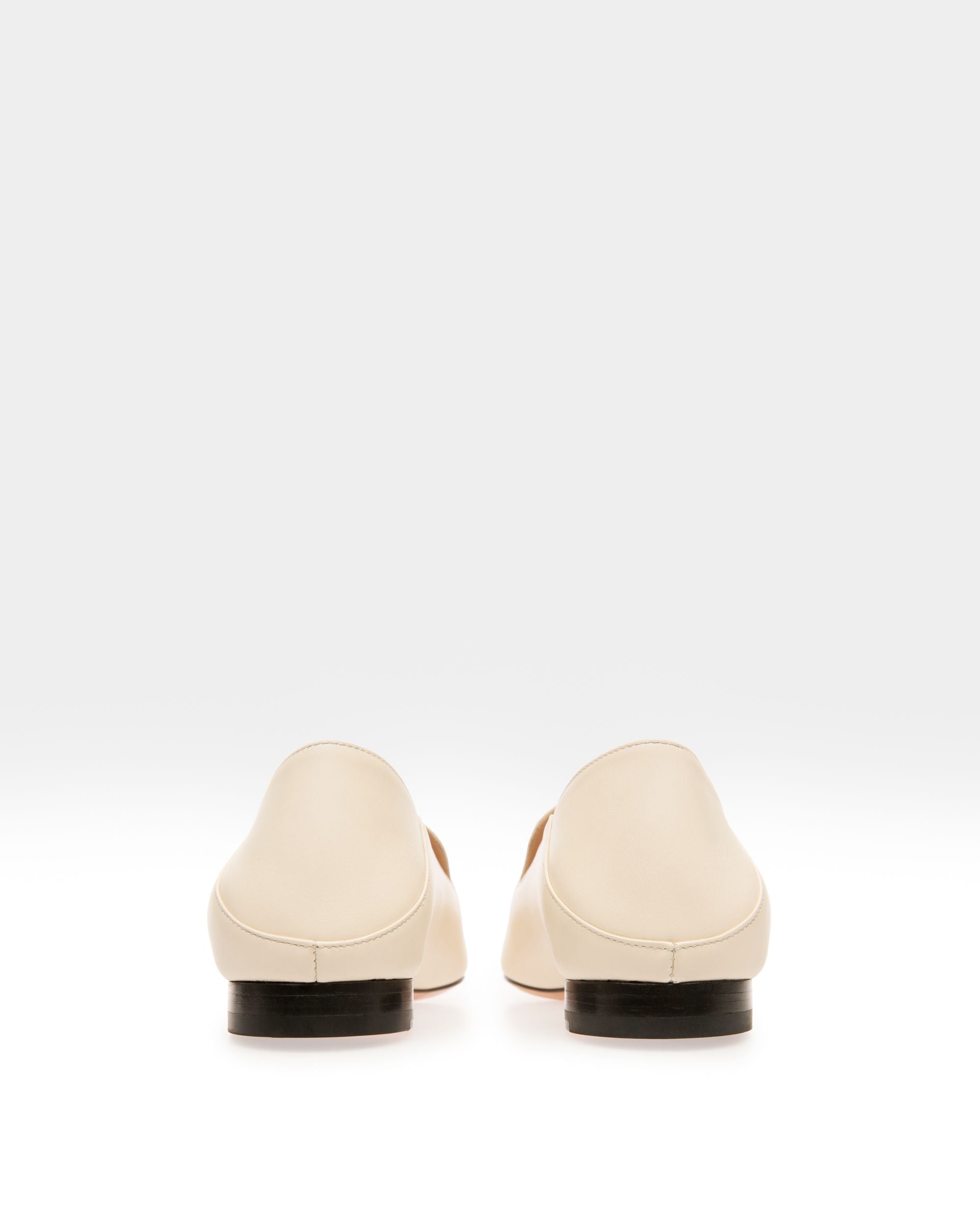 Ellah Flat Mocasines En Piel De Color Crema - Mujer - Bally - 04