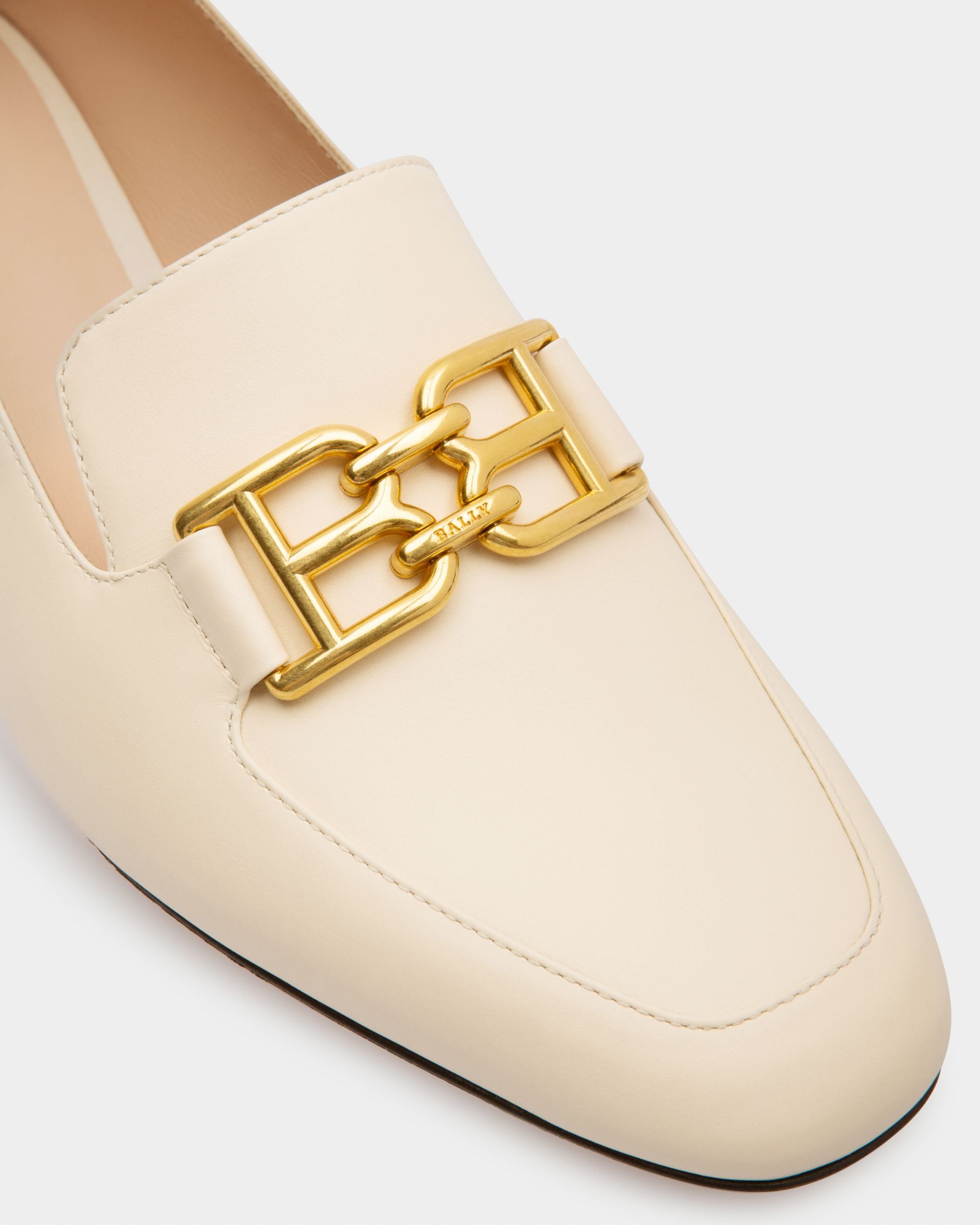 Ellah Flat Mocasines En Piel De Color Crema - Mujer - Bally - 05