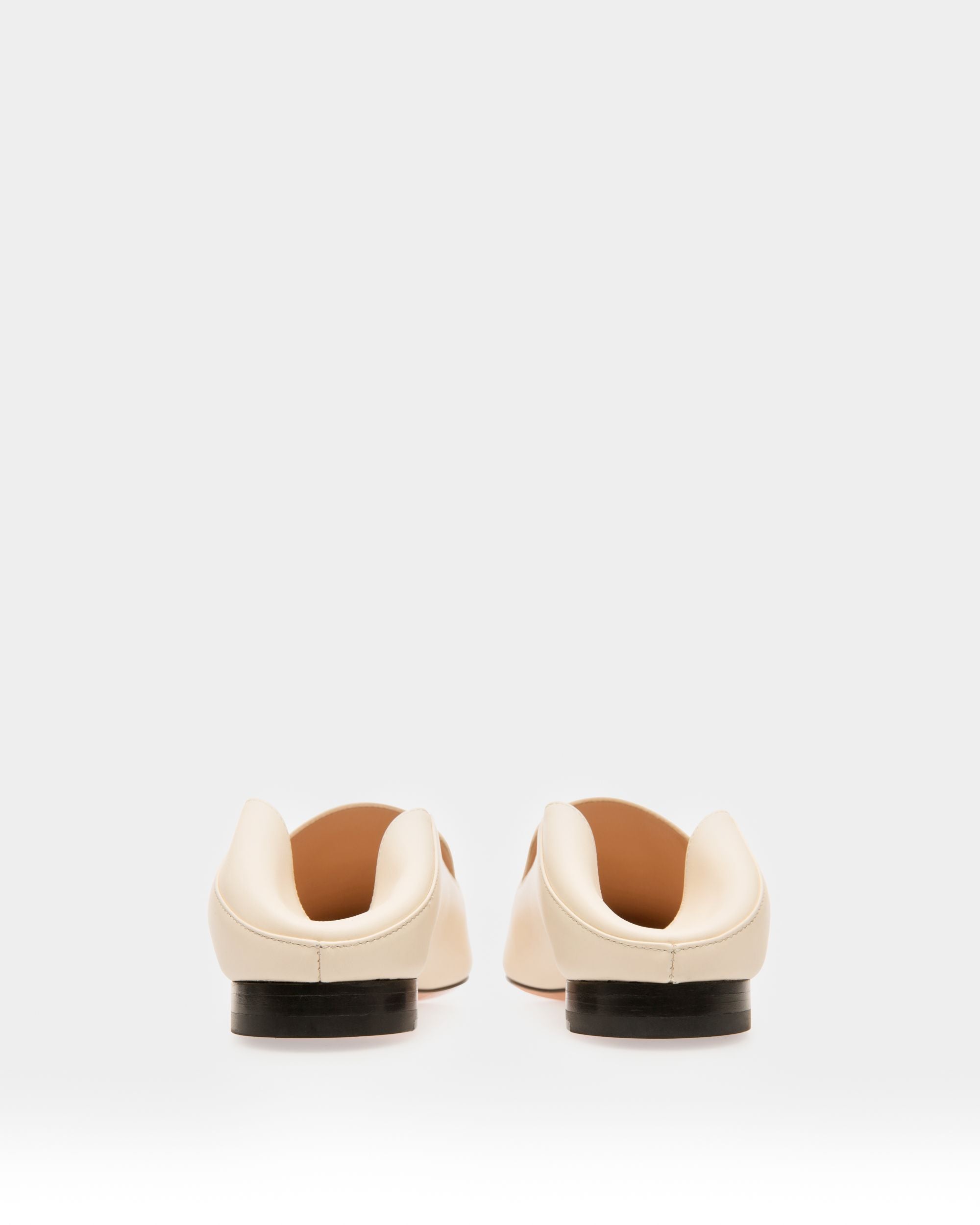 Ellah Flat Mocasines En Piel De Color Crema - Mujer - Bally - 07