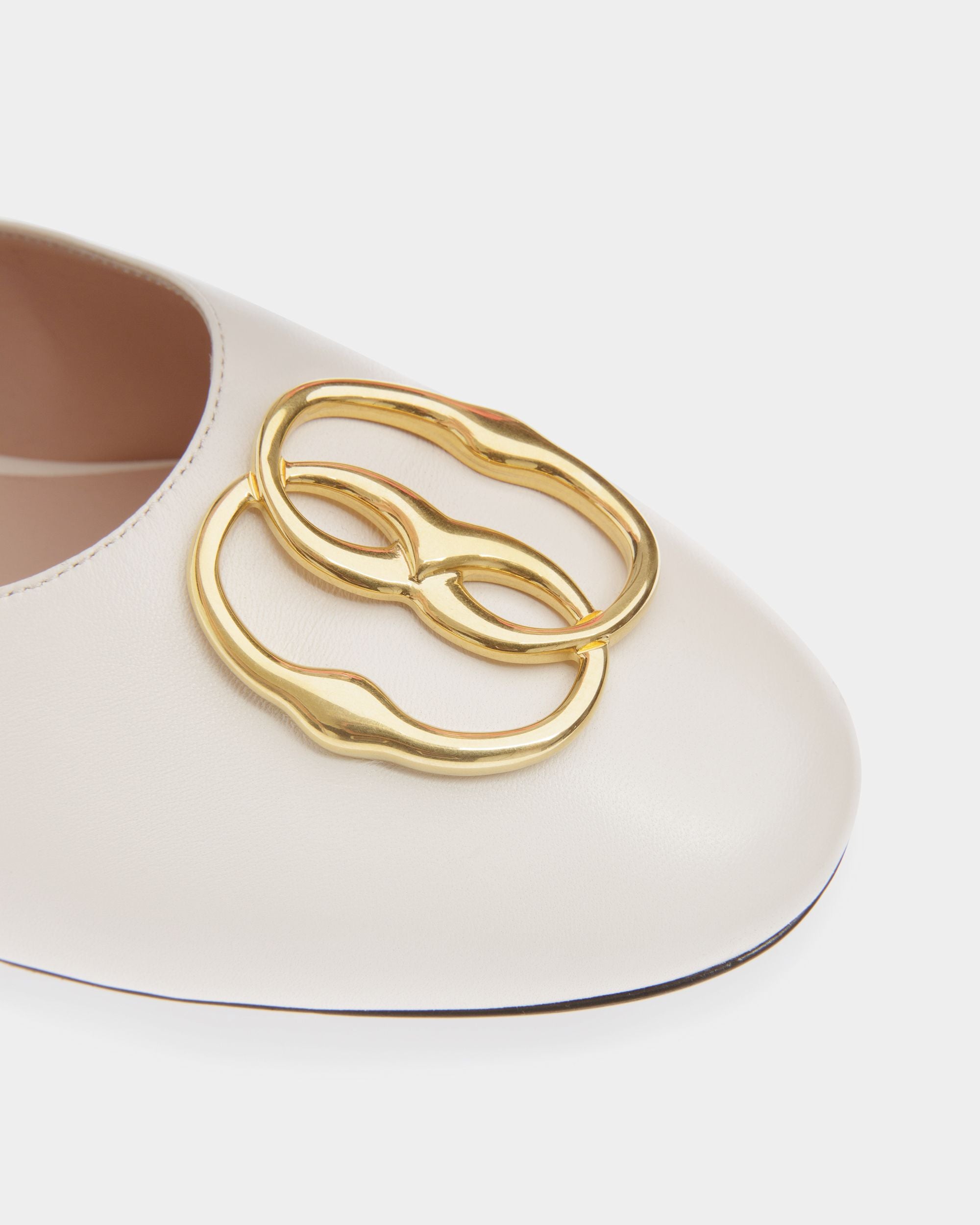 Emblem Slippers In Bone Leather - Women's - Bally - 05