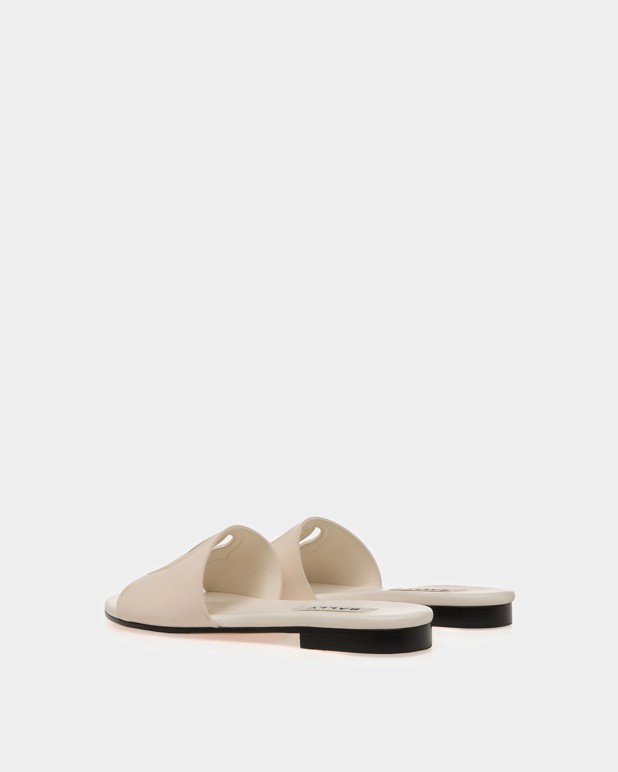 Sandalias Emblem De Piel Color Hueso - Mujer - Bally - 03