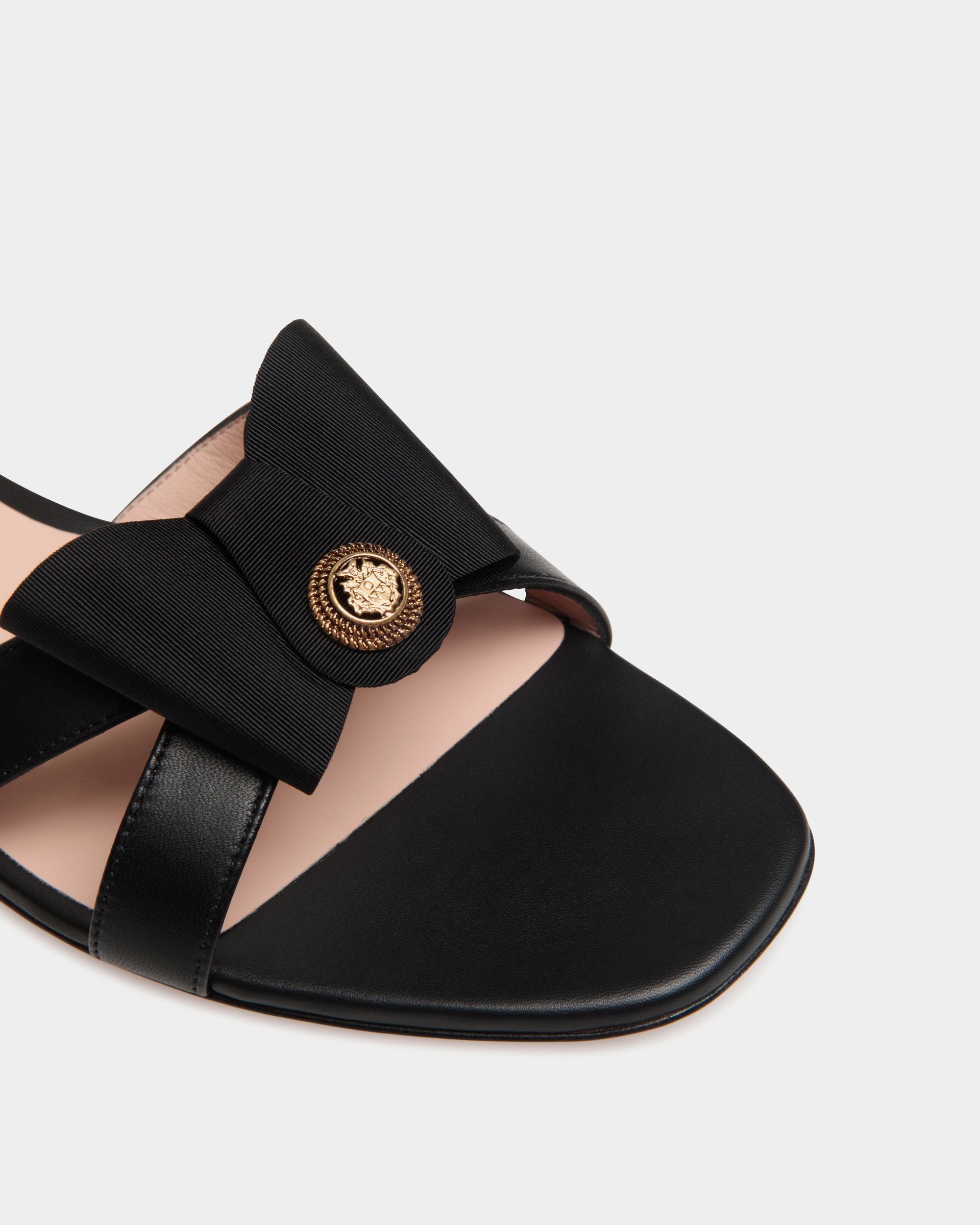 B-Bow Flat Sandal in Black Leather - Mujer - Bally - 05