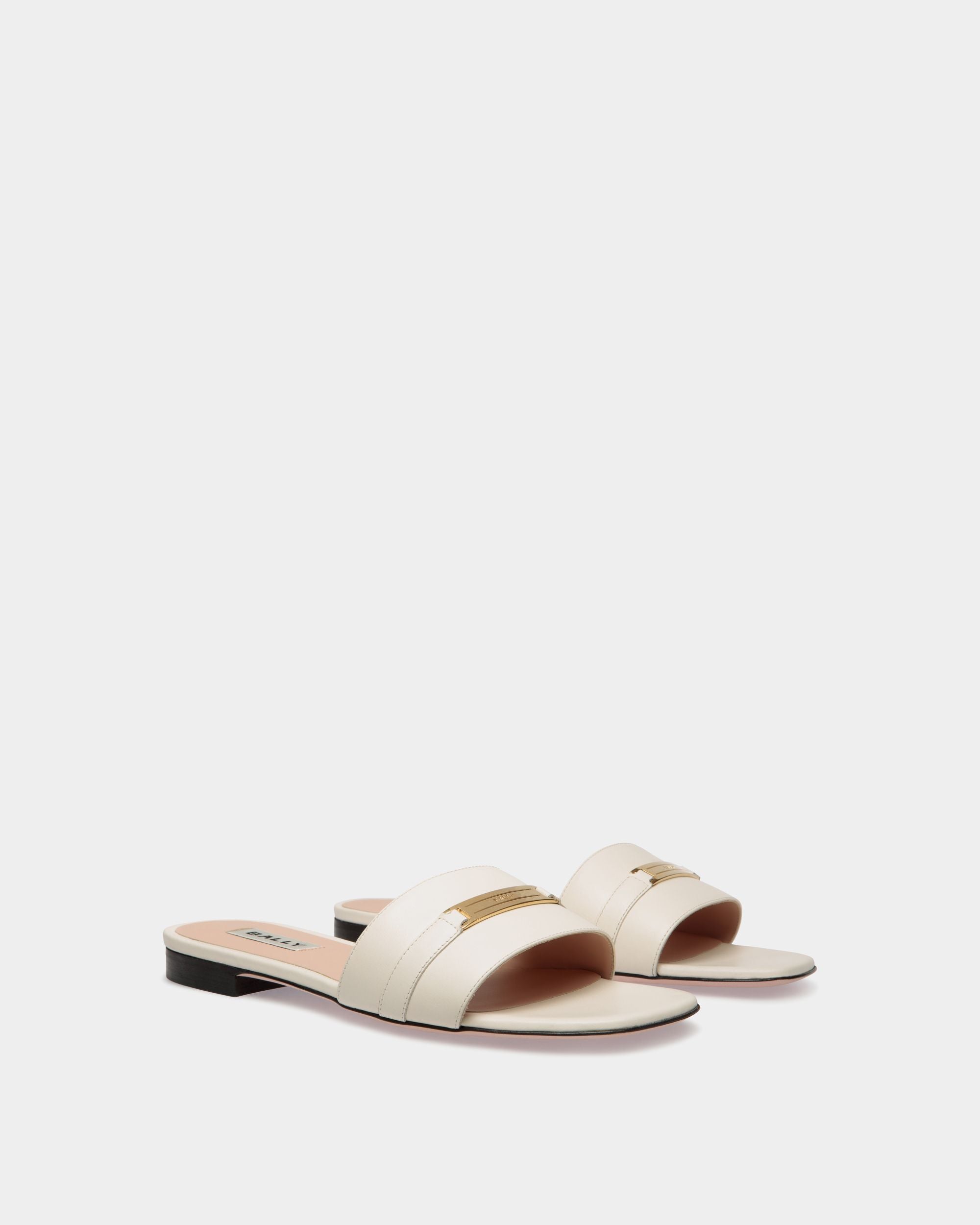 Deco Flat Sandal in White Leather - Mujer - Bally - 02