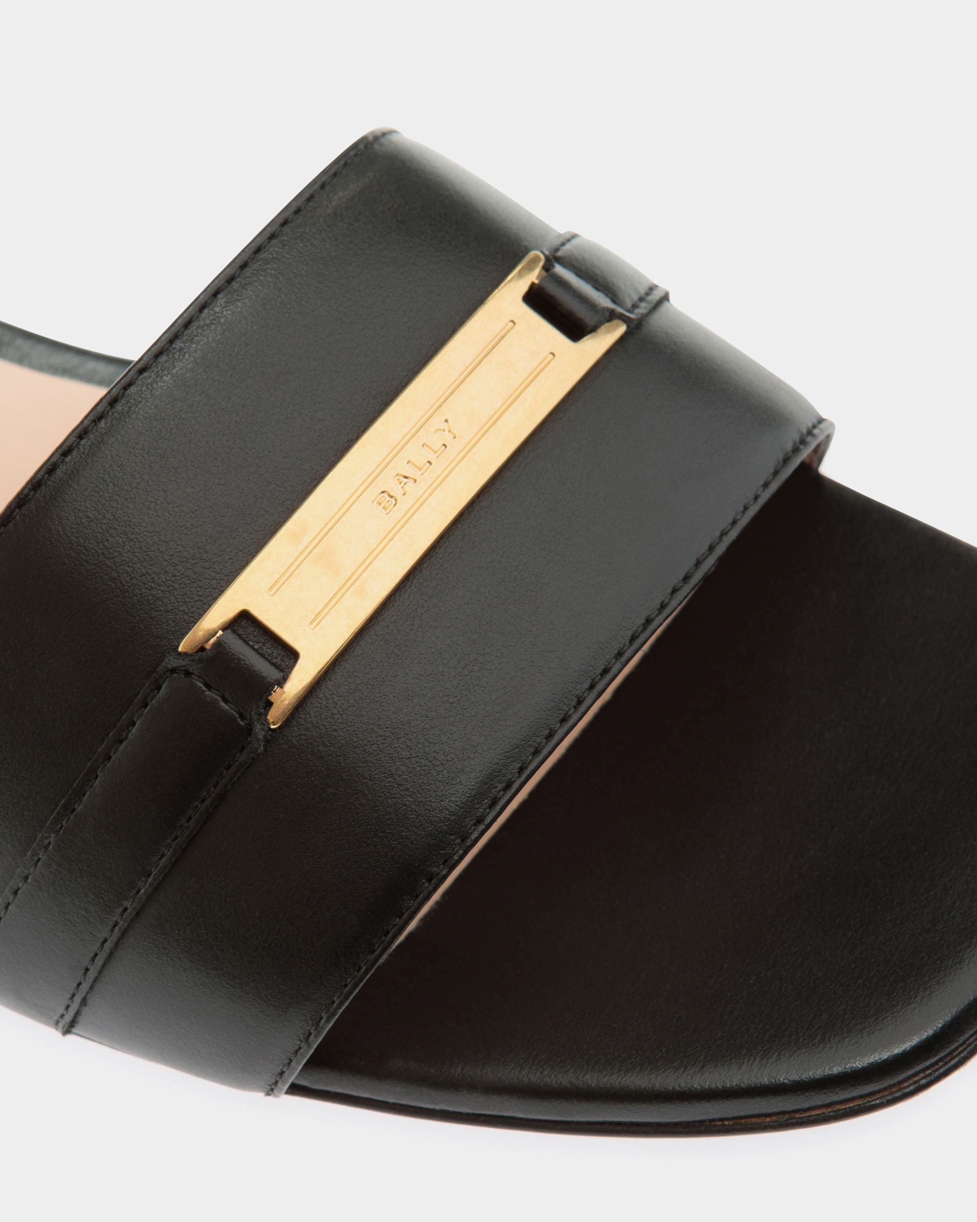 Deco Flat Sandal in Black Leather - Mujer - Bally - 05