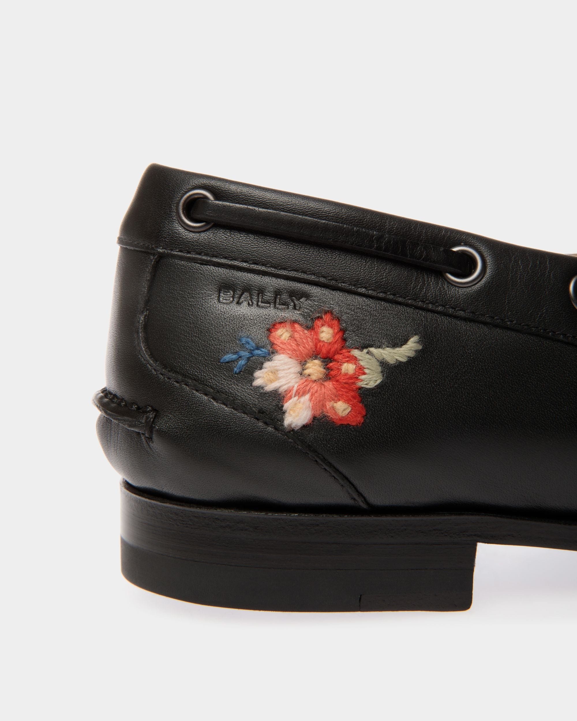 Mocasín De La Cápsula Winter De Piel Negra Con Alpine Flowers - Mujer - Bally - 05