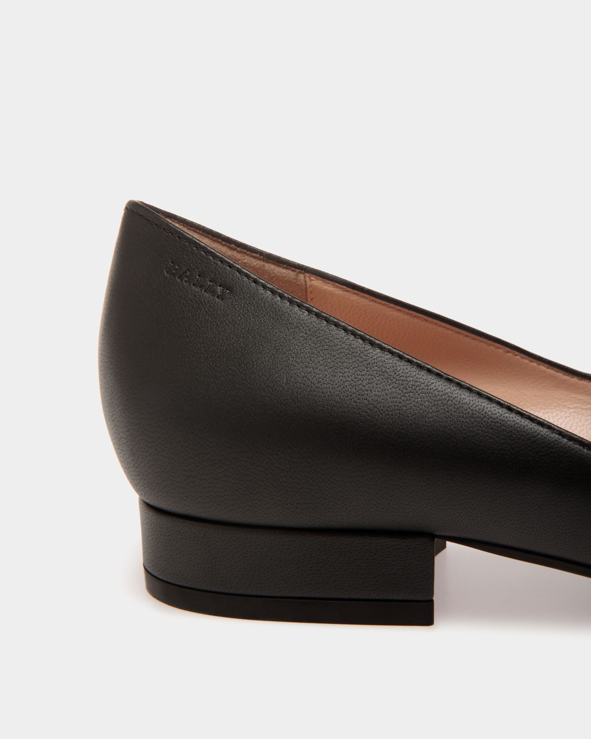 Pump In Black Leather - Women's - Bally - 05