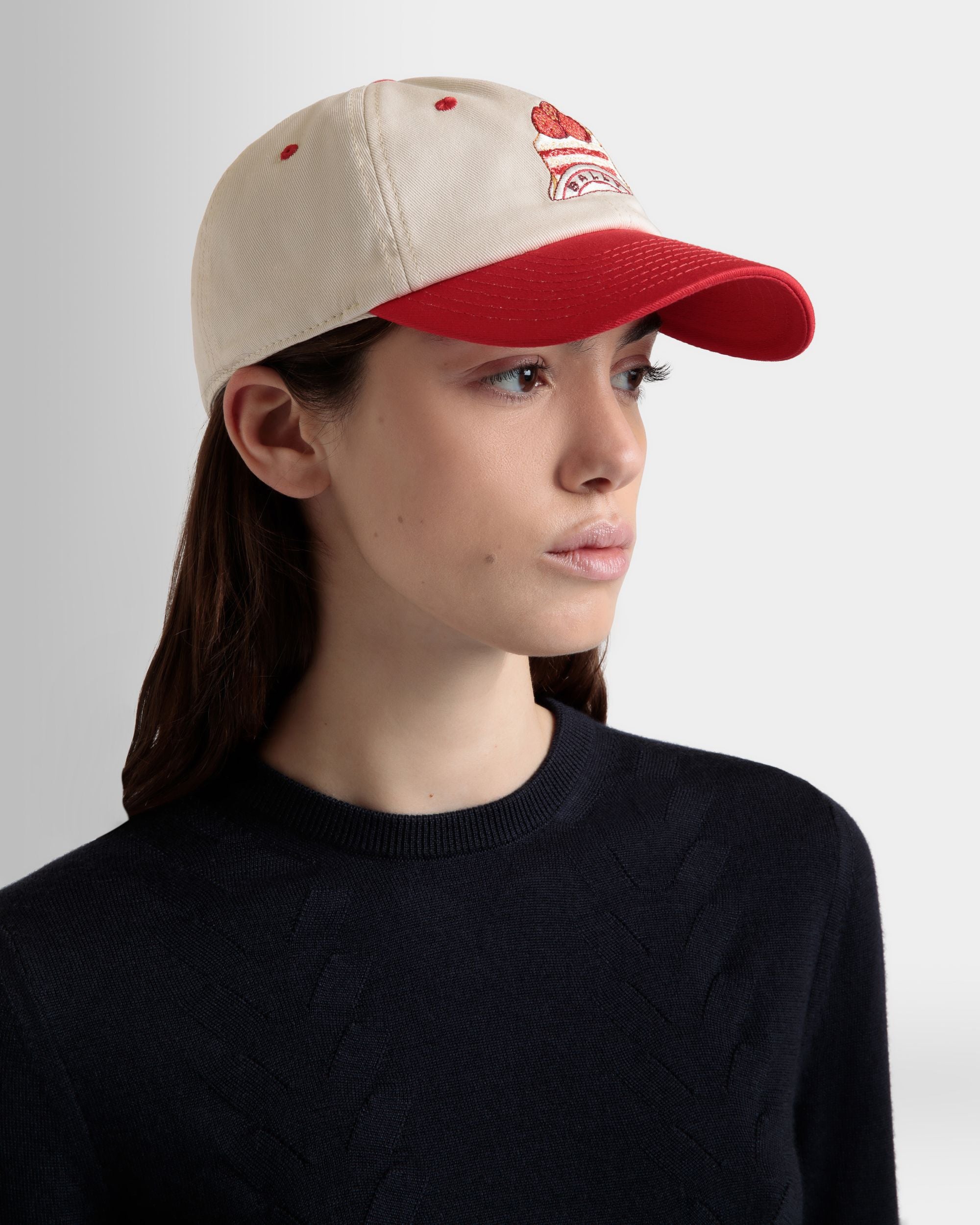 Gorra De Algodón Marfil Y Rojo Con Bordado Bally Cake - Mujer - Bally - 02