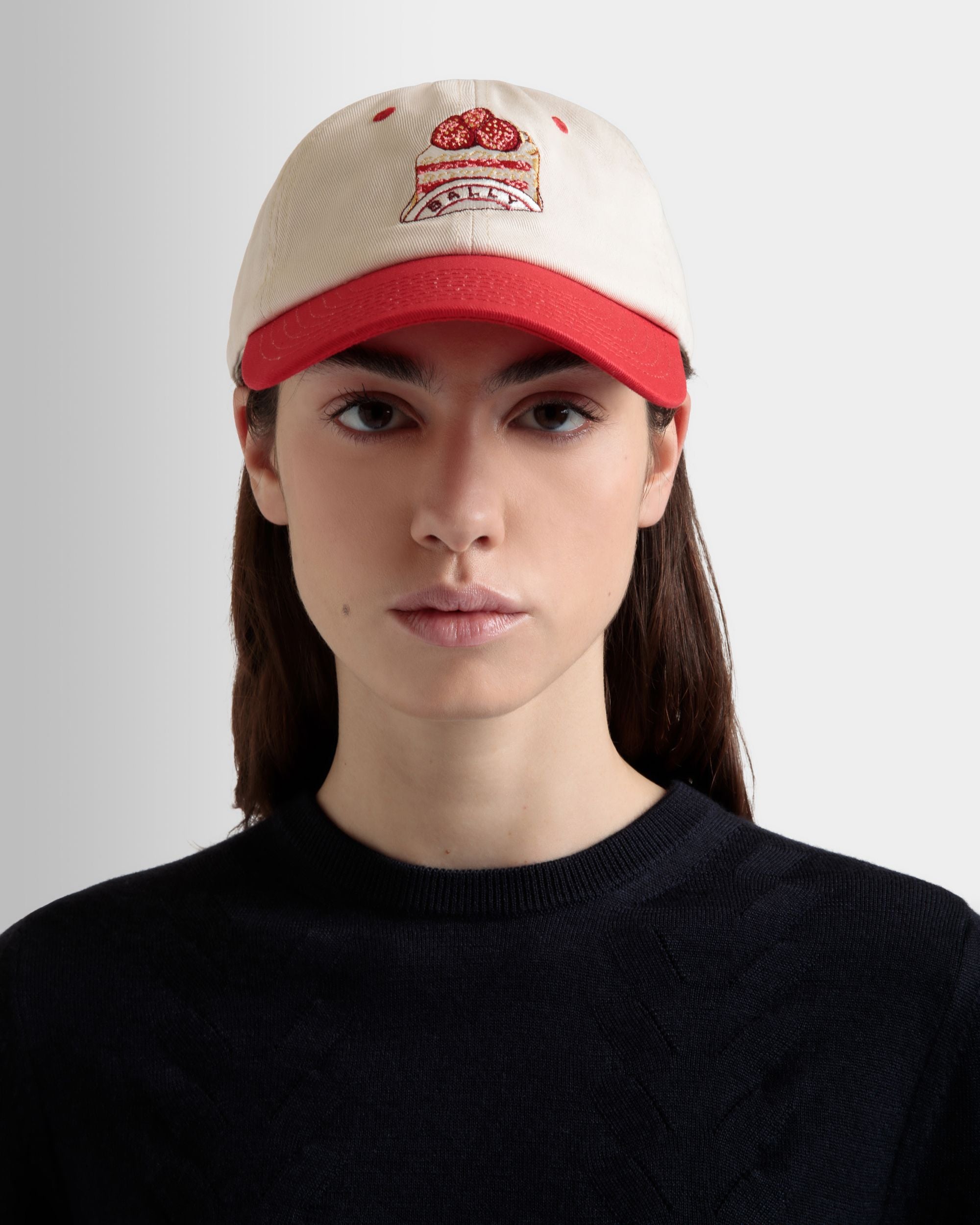 Gorra De Algodón Marfil Y Rojo Con Bordado Bally Cake - Mujer - Bally - 05
