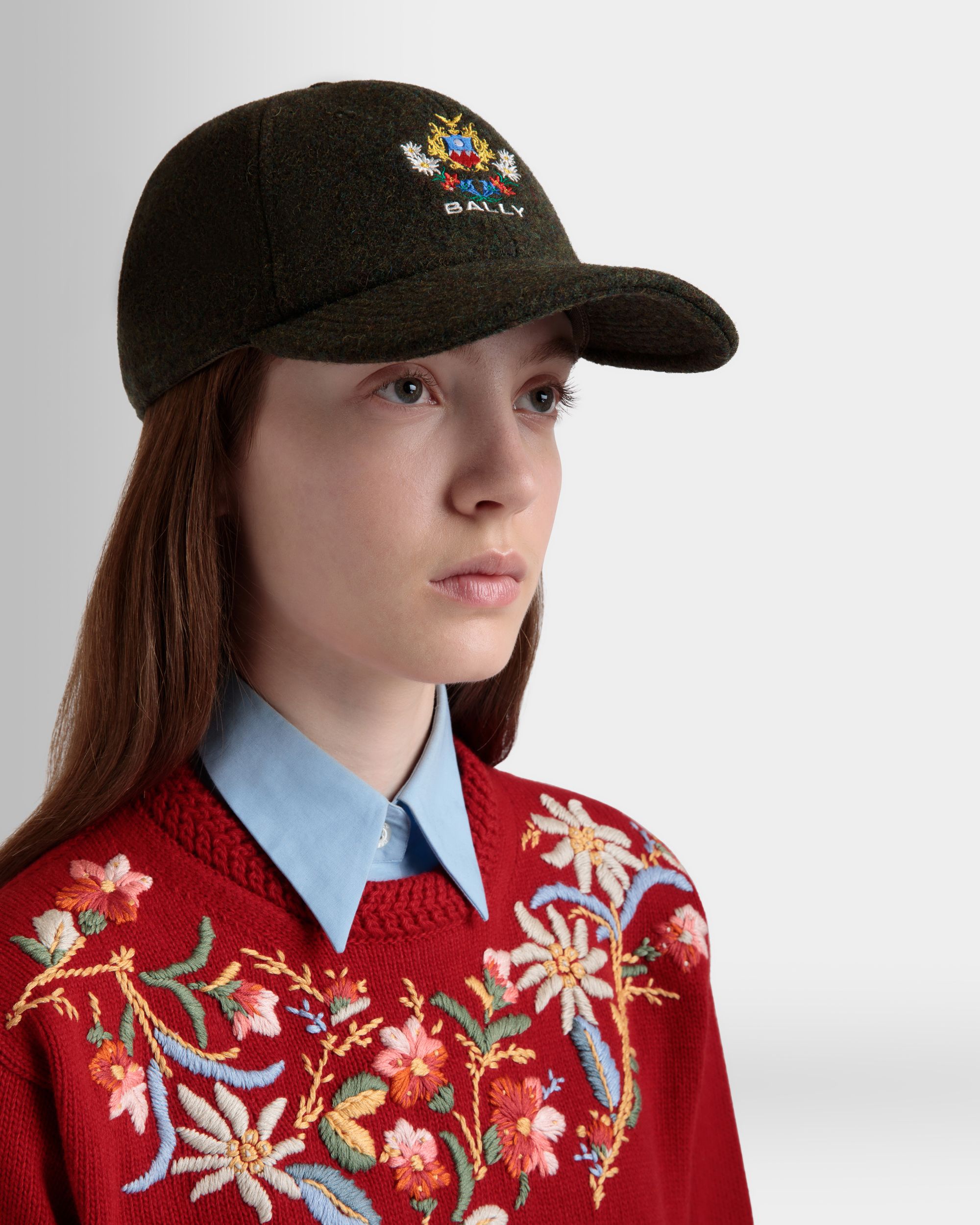 Gorra De La Cápsula Winter De Lana Verde Oscuro Con Alpine Flowers - Mujer - Bally - 02