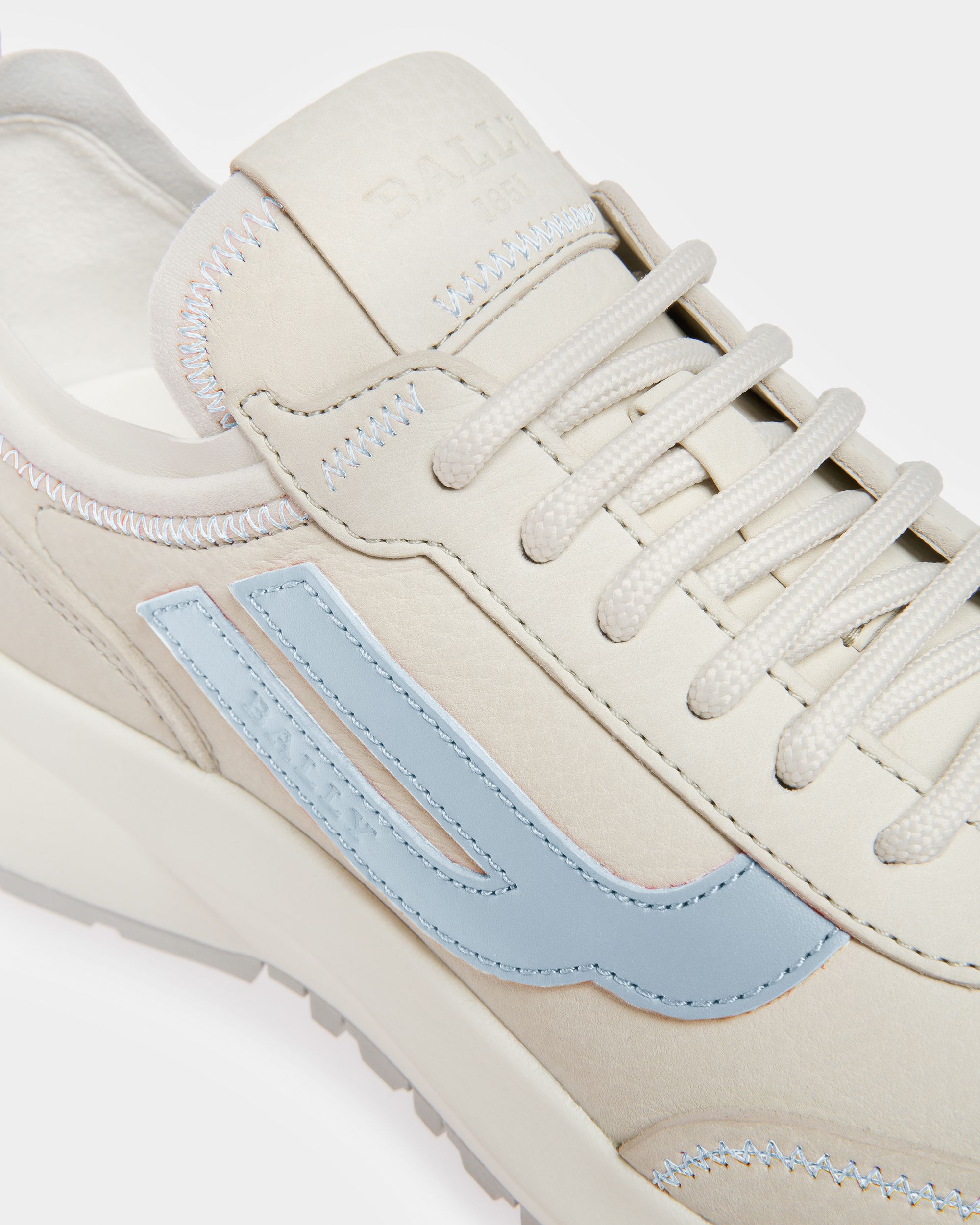 Darys Zapatillas De Piel En Blanco Empolvado Y Azul Claro - Mujer - Bally - 04