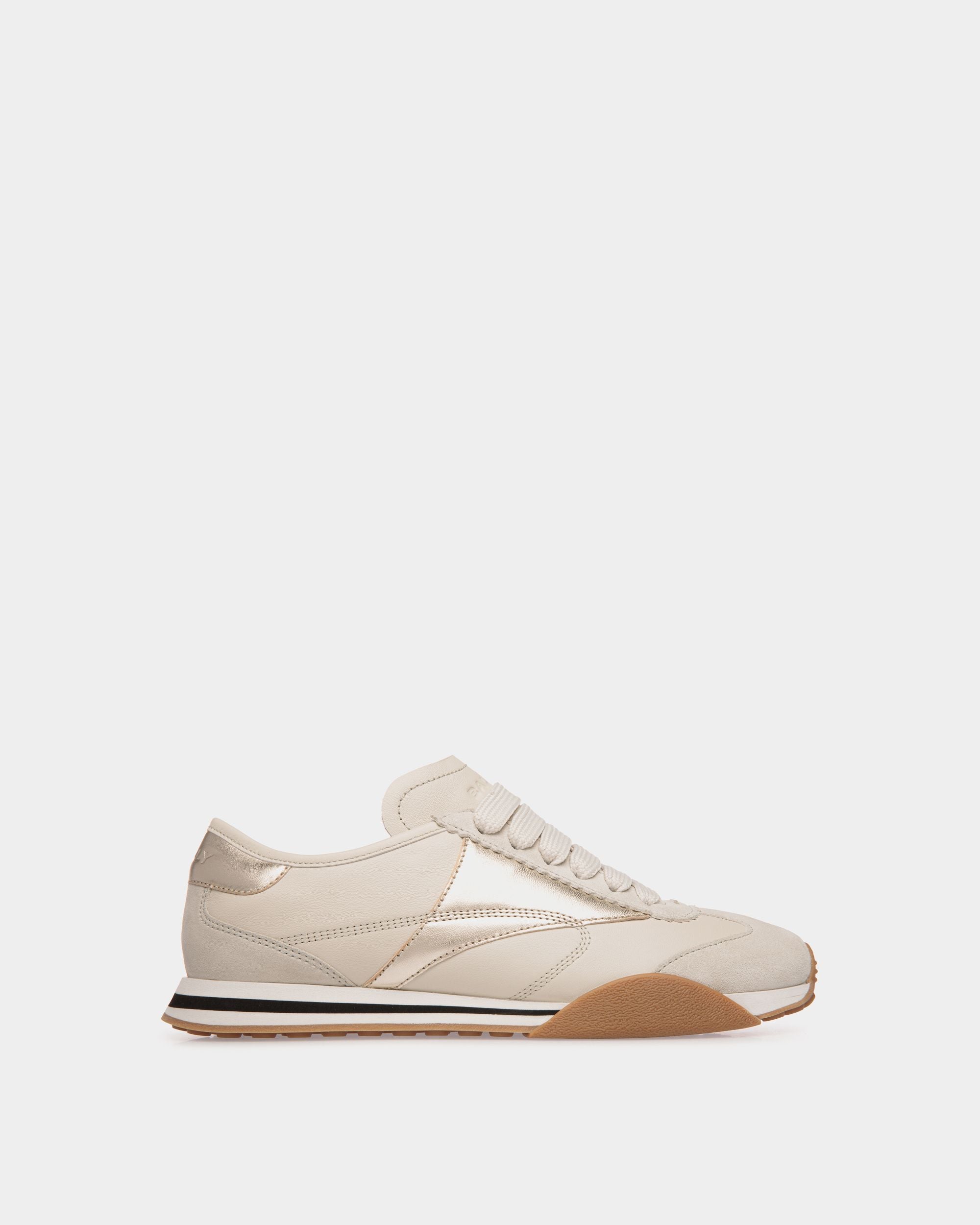 Zapatilla Sussex De Piel Blanca Y Dorada - Mujer - Bally - 01