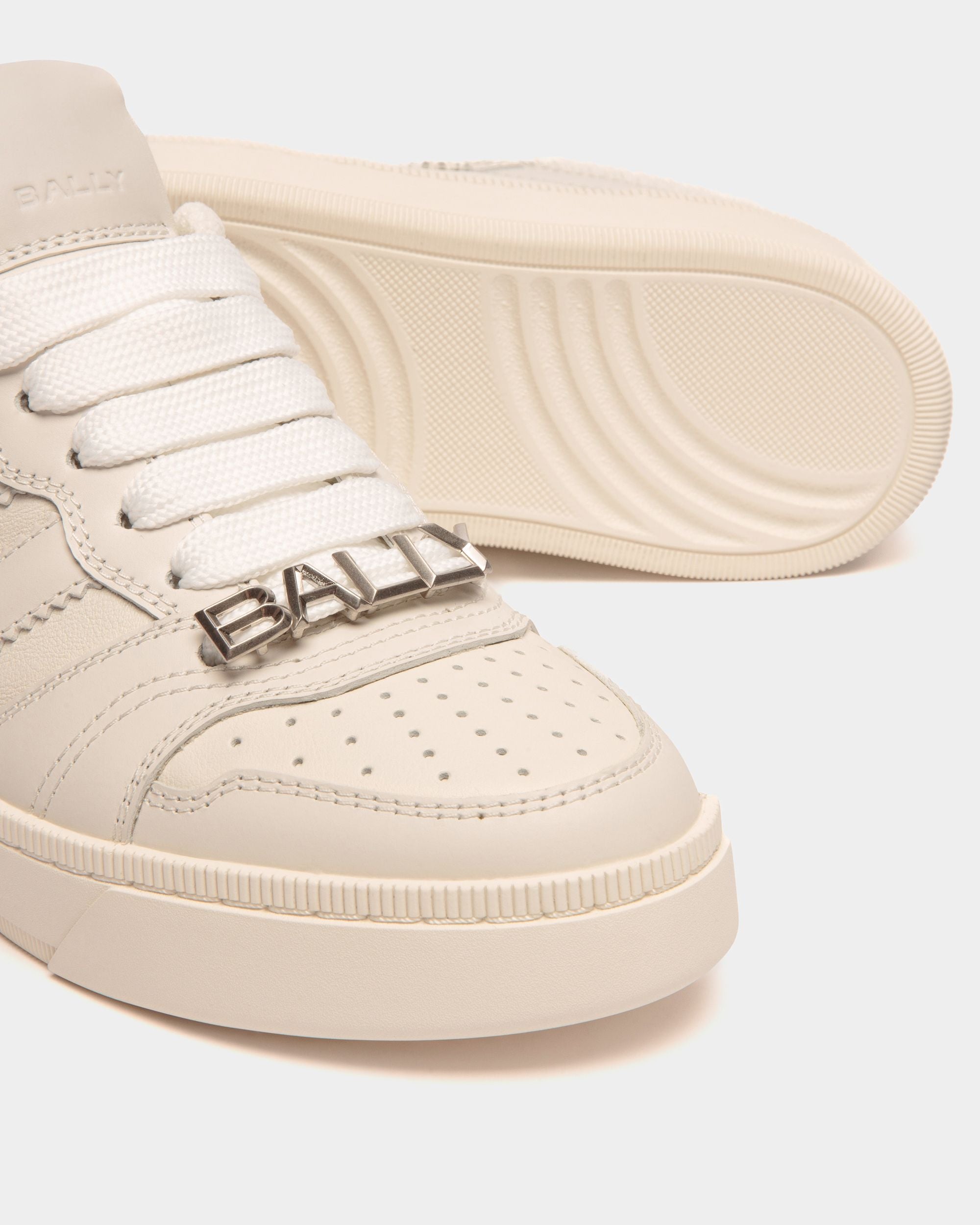 Zapatilla Raise De Piel En Blanco - Mujer - Bally - 04