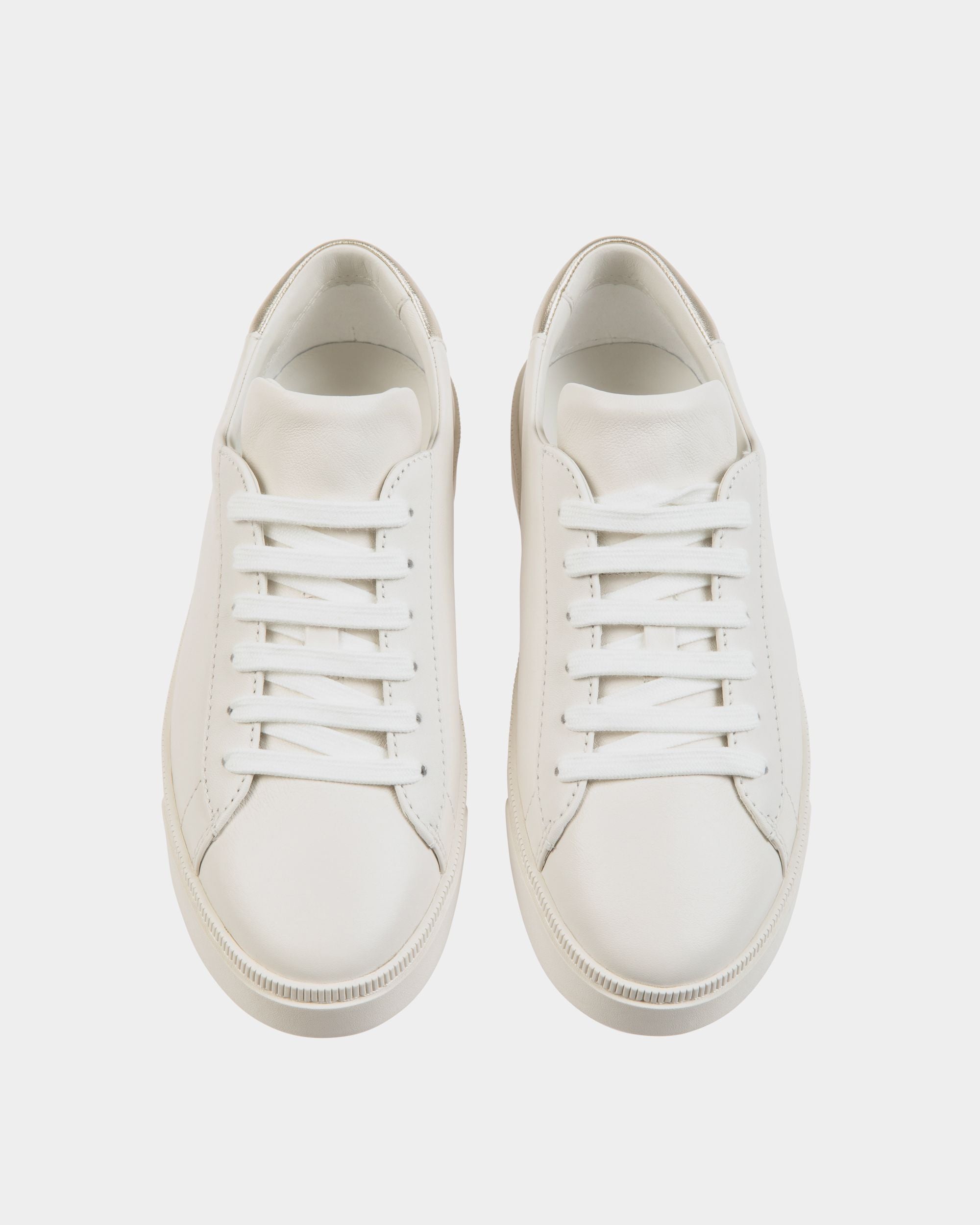 Zapatilla Raise De Piel Blanca Y Dorada - Mujer - Bally - 05