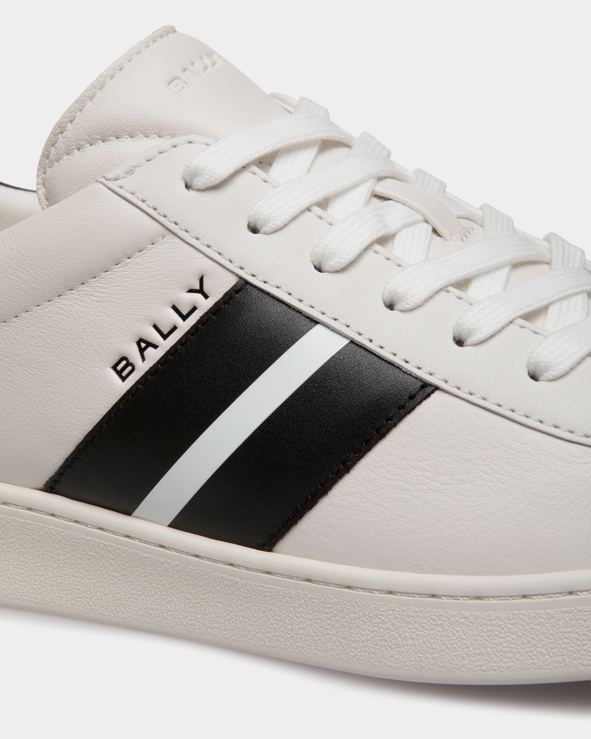 Zapatilla Tennis De Piel En Blanco Y Negro - Mujer - Bally - 06