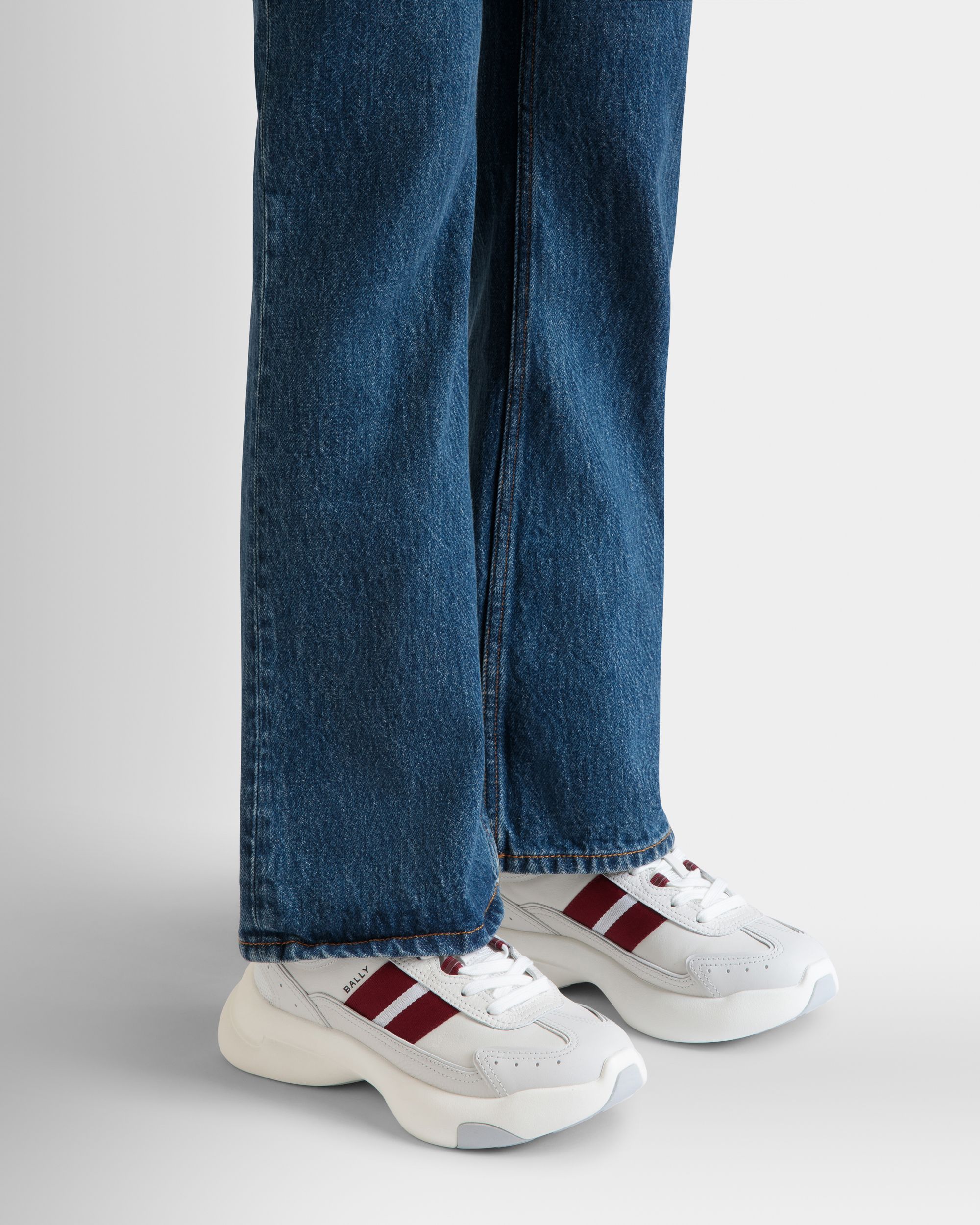 Dune Sneaker in White Leather with a Red Bally Ribbon - Mujer - Bally - 02