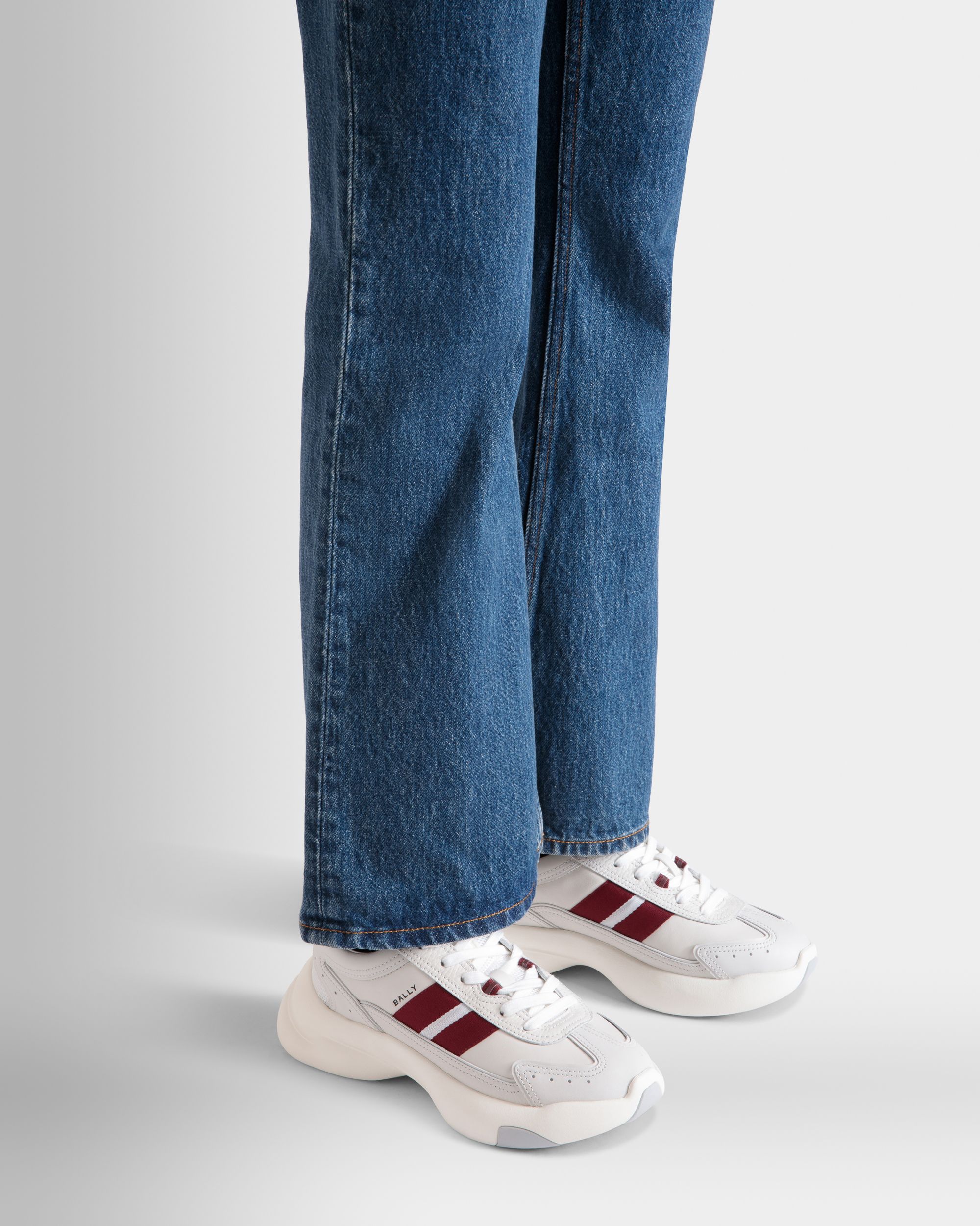 Dune Sneaker in White and Red Leather - Mujer - Bally - 02