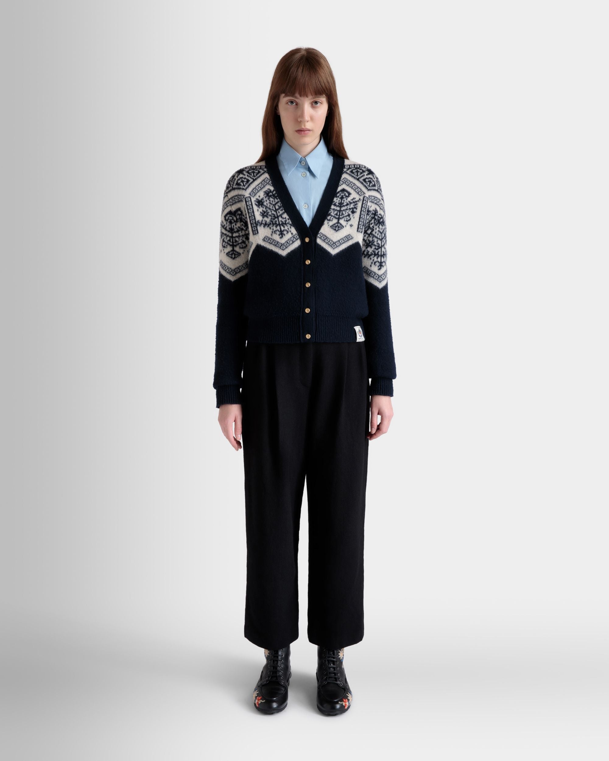 Cárdigan De La Cápsula Winter De Lana Navy Blue Con Heritage Flower - Mujer - Bally - 02