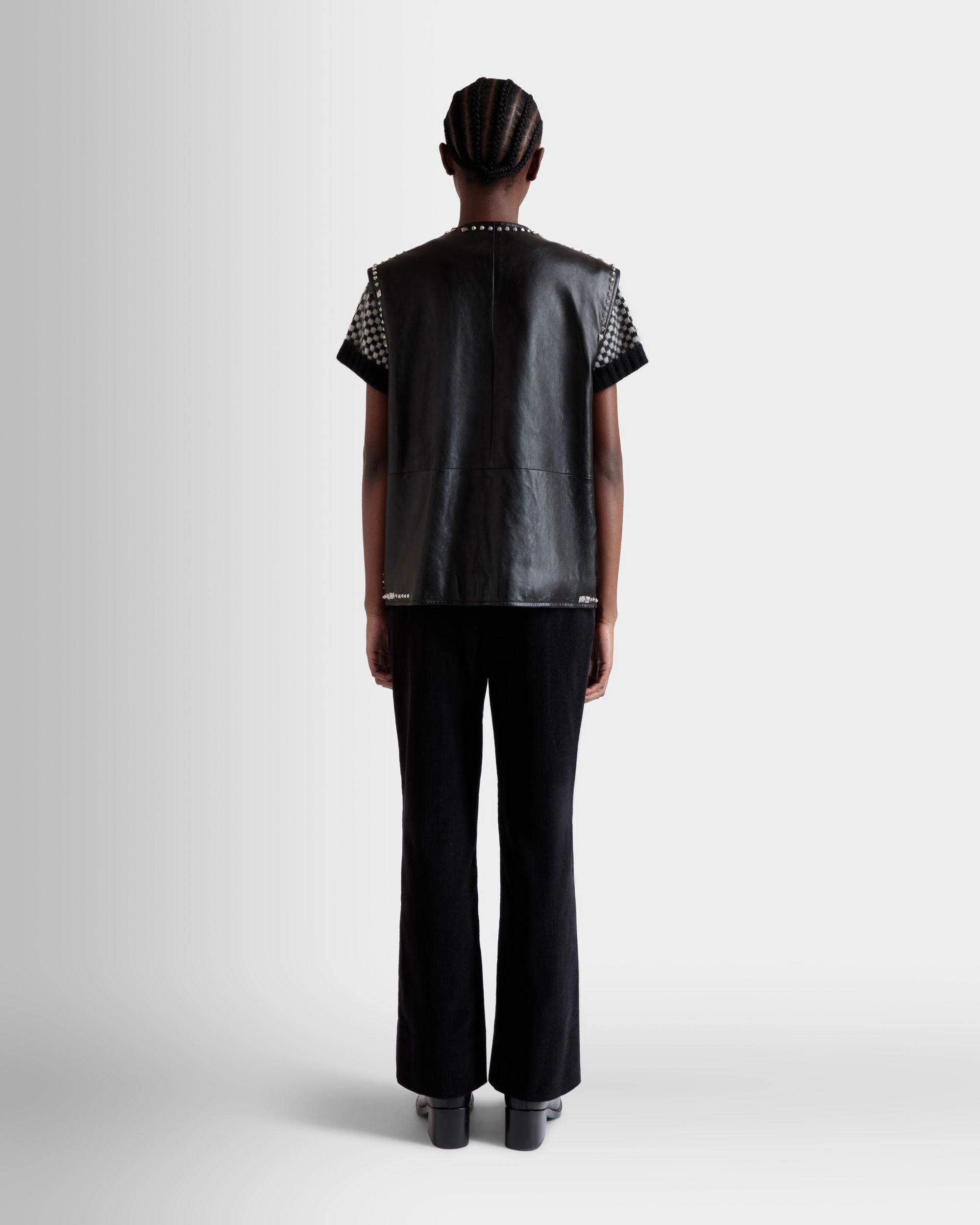Chaleco De Piel Negra Con Tachuelas - Mujer - Bally - 06