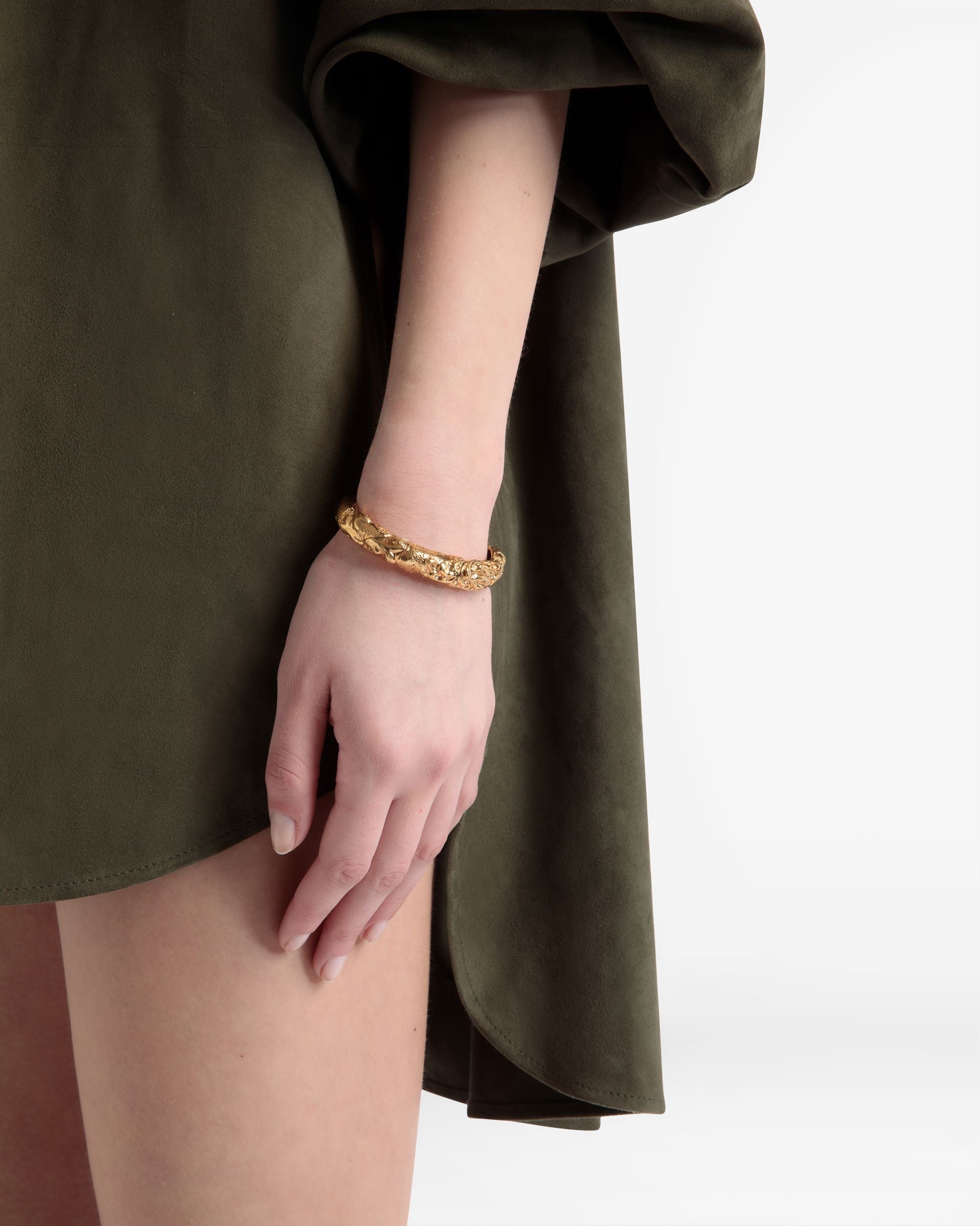 Sculptural-Effect Cuff Bracelet In Yellow-Gold - Women's - Bally - 02